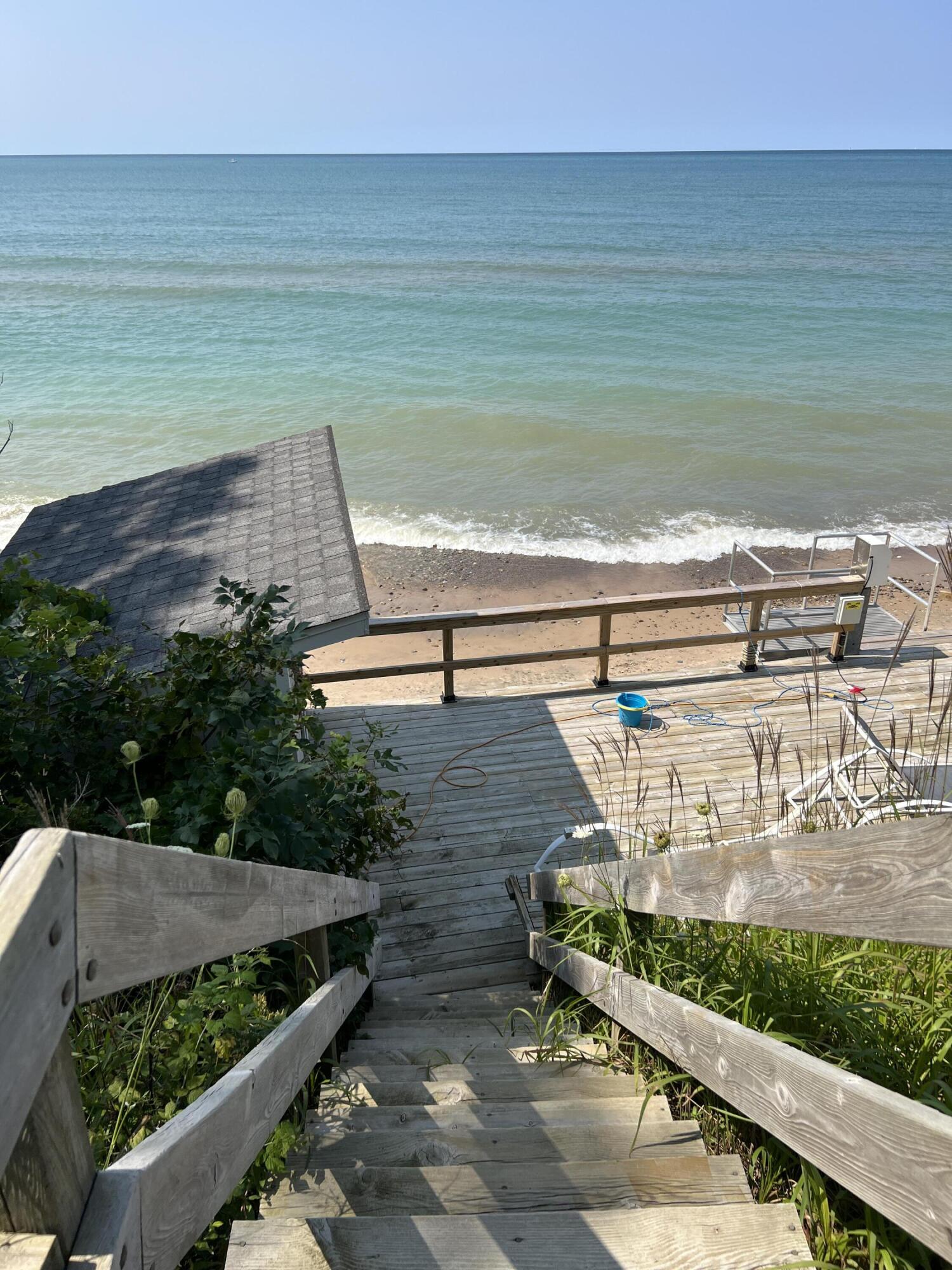 South Haven, Michigan, 49090, United States, 3 Bedrooms Bedrooms, ,4 BathroomsBathrooms,Residential,For Sale,1982825