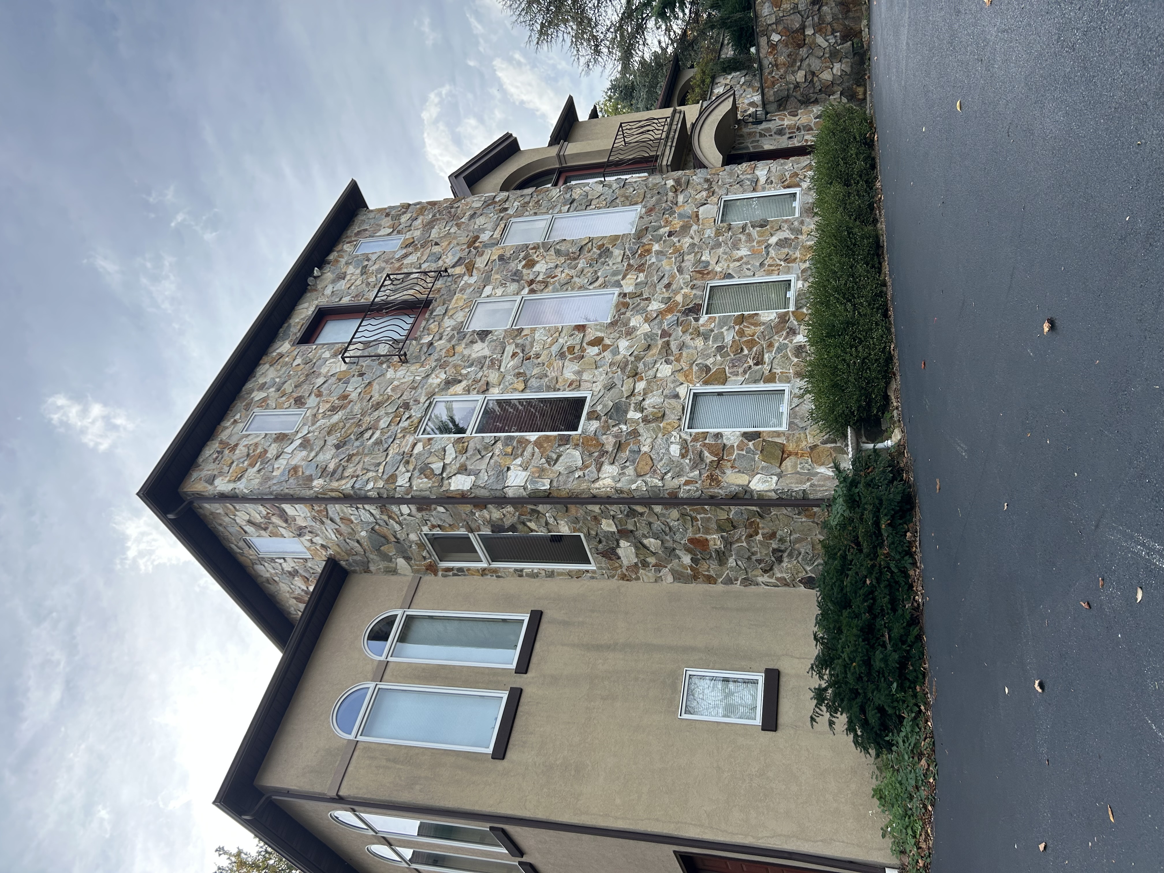 Wyomissing, Pennsylvania, 19610, United States, 6 Bedrooms Bedrooms, ,5 BathroomsBathrooms,Residential,For Sale,1987423