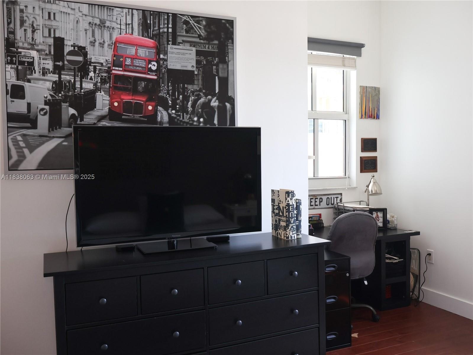 Miami, Florida, 33130, United States, 2 Bedrooms Bedrooms, ,2 BathroomsBathrooms,Residential,For Sale,1936974