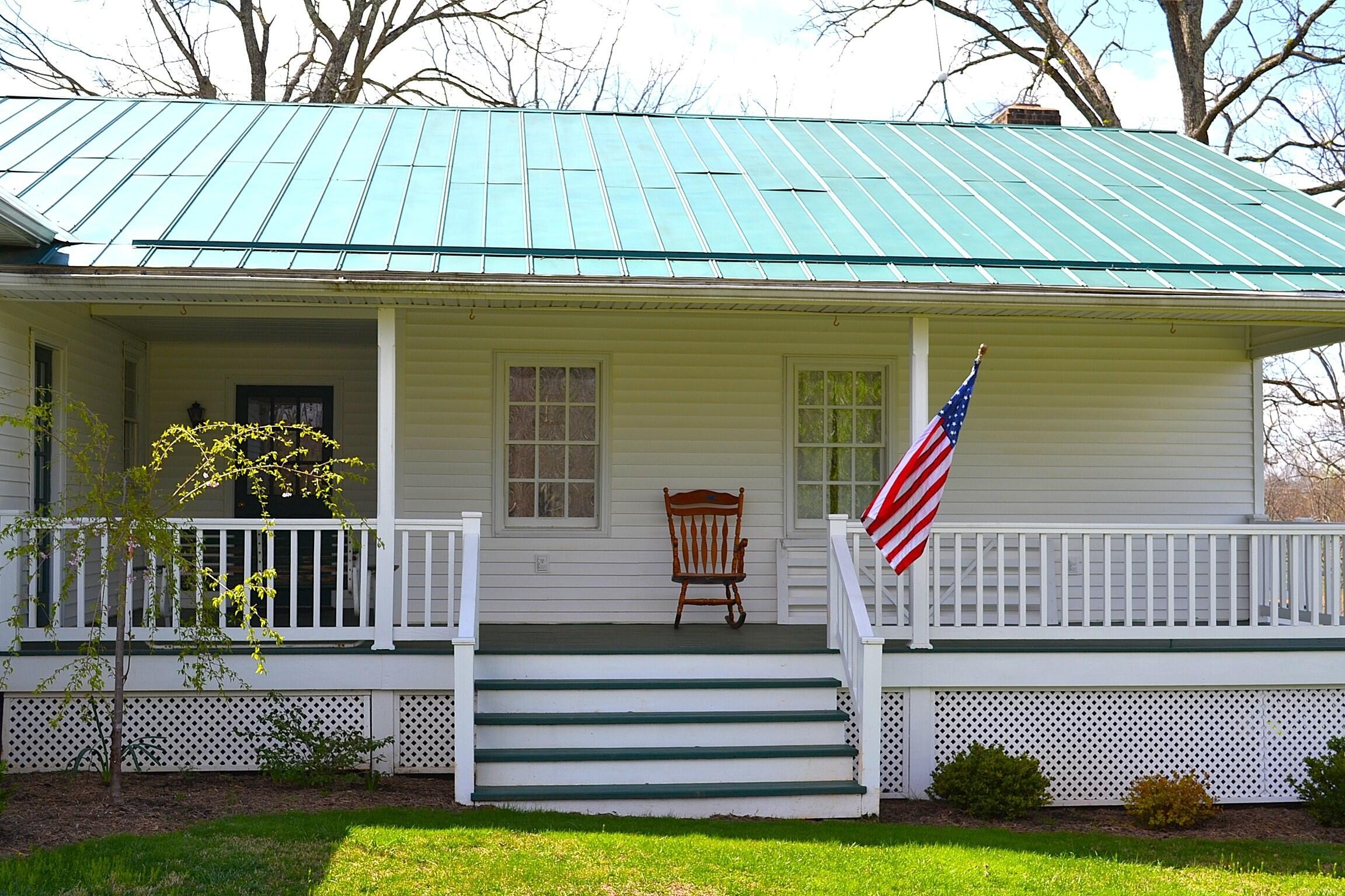 Alderson, West Virginia, 24910, United States, 3 Bedrooms Bedrooms, ,4 BathroomsBathrooms,Residential,For Sale,1751308