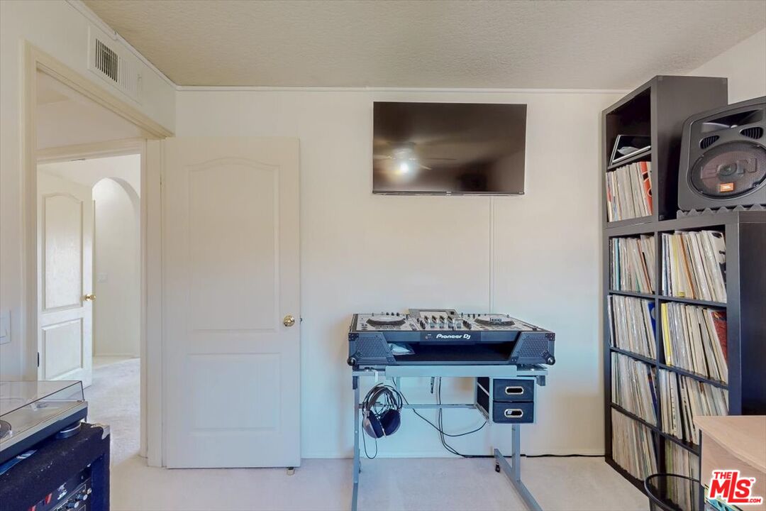Porter Ranch, California, 91326, United States, 4 Bedrooms Bedrooms, ,3 BathroomsBathrooms,Residential,For Sale,1906036