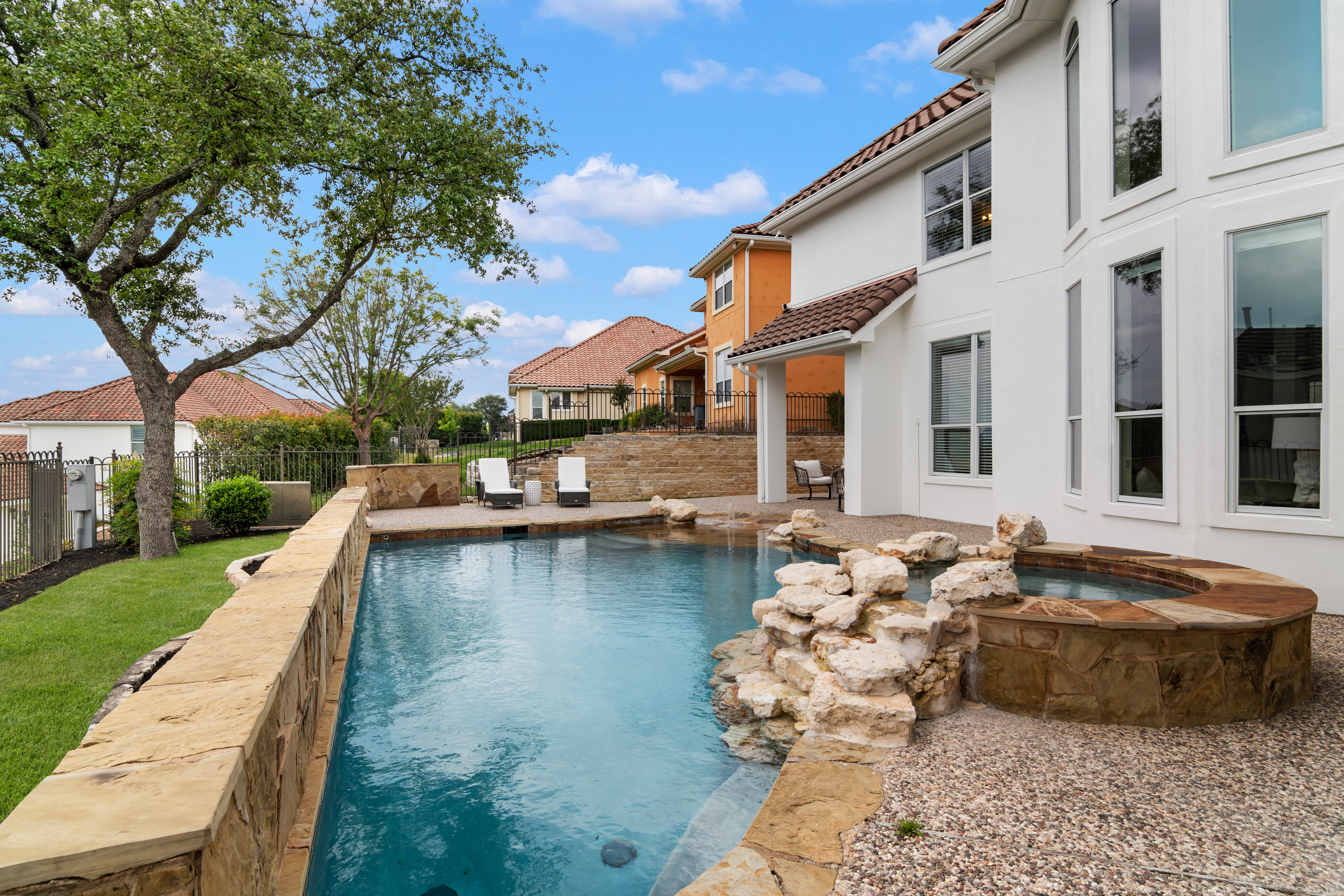 Elegant Mediterranean Retreat in The Dominion - 物件實景