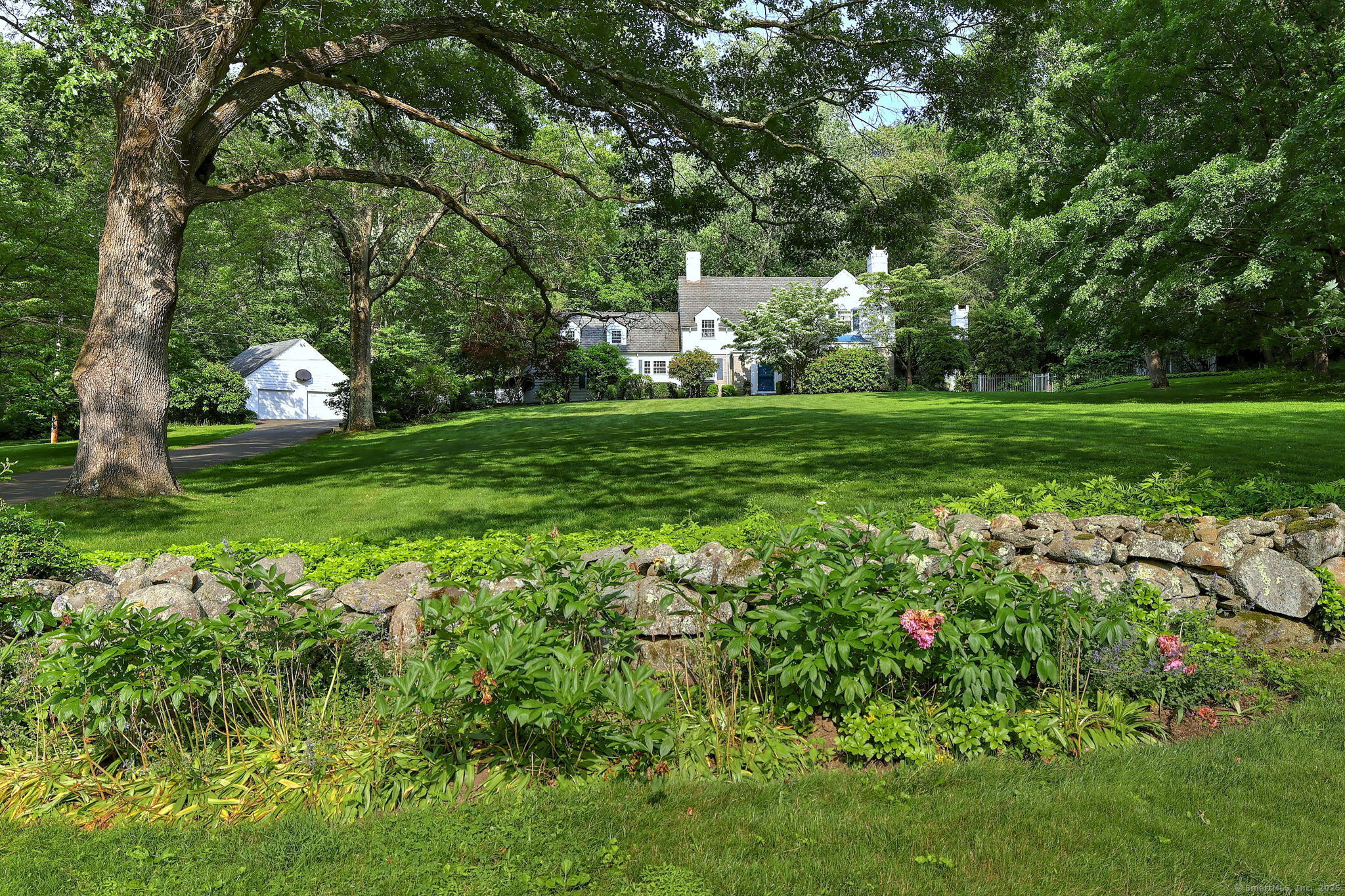 Woodbridge, Connecticut, 06525, United States, 4 Bedrooms Bedrooms, ,4 BathroomsBathrooms,Residential,For Sale,1902823