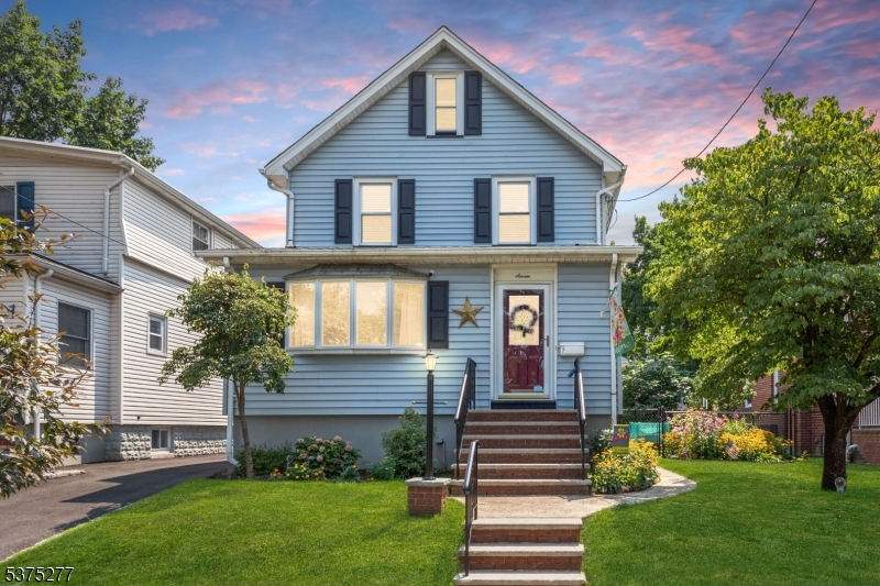 Garwood Boro, New Jersey, 07027, United States, 3 Bedrooms Bedrooms, ,2 BathroomsBathrooms,Residential,For Sale,1908282