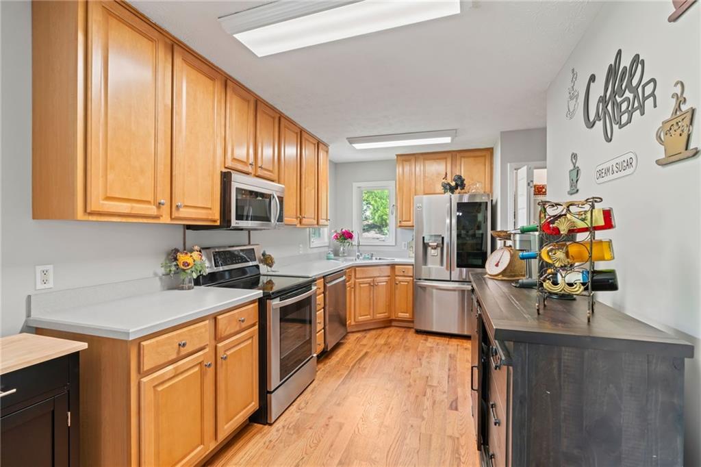 Cleveland, Georgia, 30528, United States, 4 Bedrooms Bedrooms, ,3 BathroomsBathrooms,Residential,For Sale,1986122