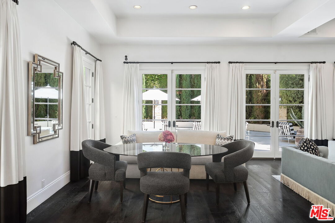 Beverly Hills Post Office, California, 90210, United States, 5 Bedrooms Bedrooms, ,6 BathroomsBathrooms,Residential,For Sale,1723543