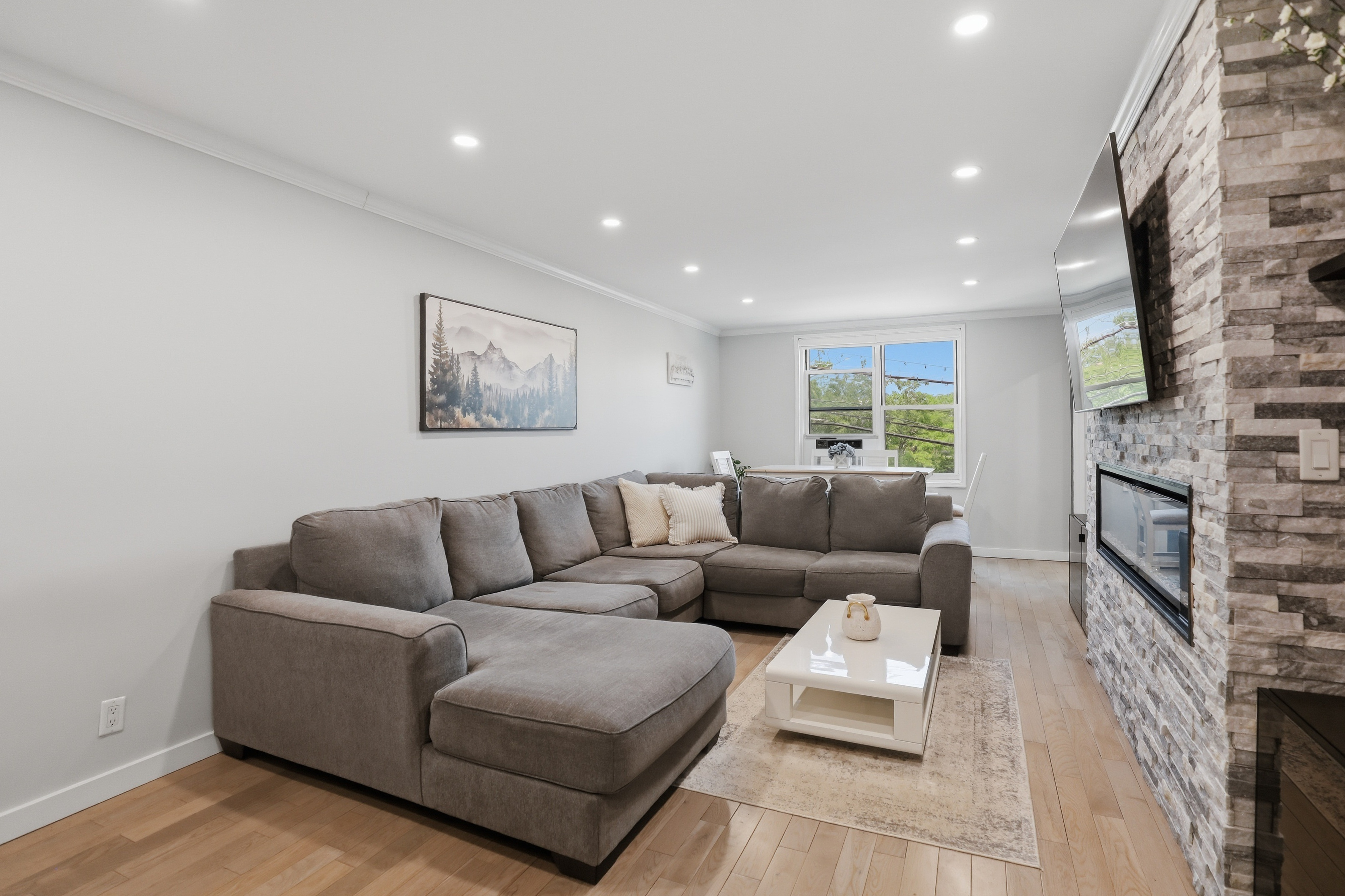  1304 Midland Avenue - 物件實景
