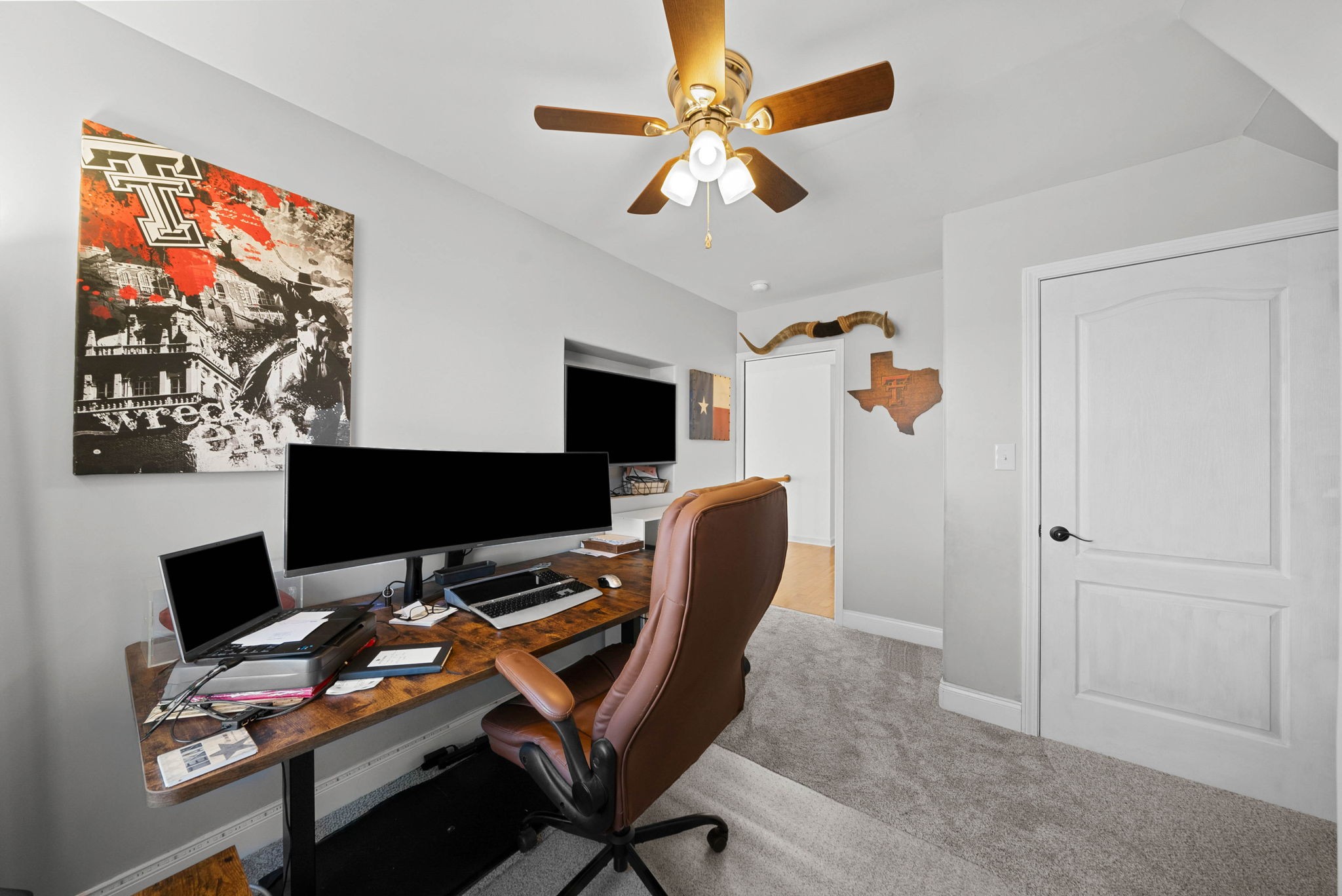 Clarksville, Tennessee, 37043, United States, 5 Bedrooms Bedrooms, ,3 BathroomsBathrooms,Residential,For Sale,2009051