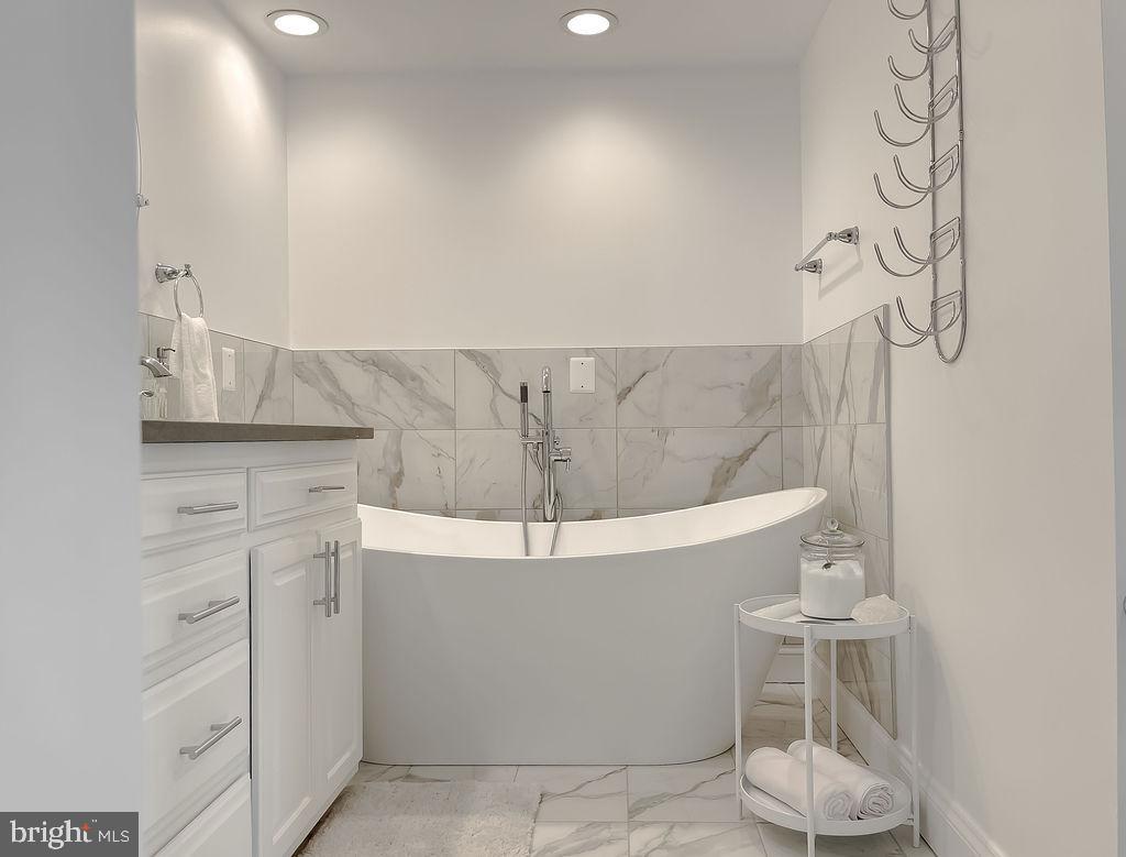 Lexington Park, Maryland, 20653, United States, 5 Bedrooms Bedrooms, ,6 BathroomsBathrooms,Residential,For Sale,1975689