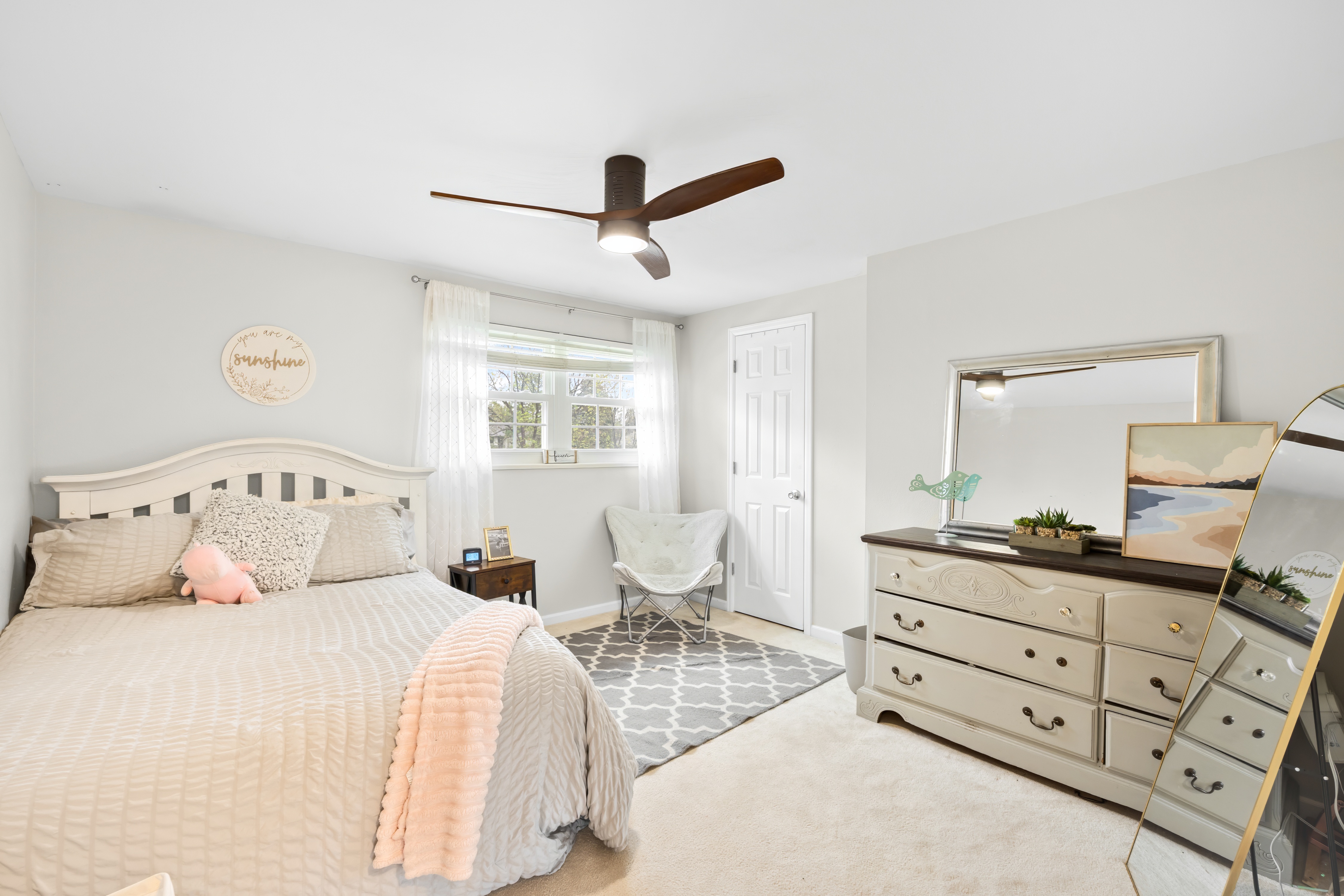  Beautifully Maintained Home in the Highly Desired Columbine Knolls Neighborhood - 物件實景