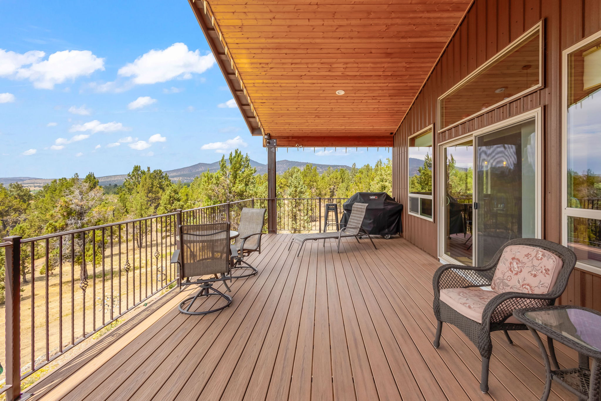 Prineville, Oregon, 97754, United States, 3 Bedrooms Bedrooms, ,4 BathroomsBathrooms,Residential,For Sale,1942116