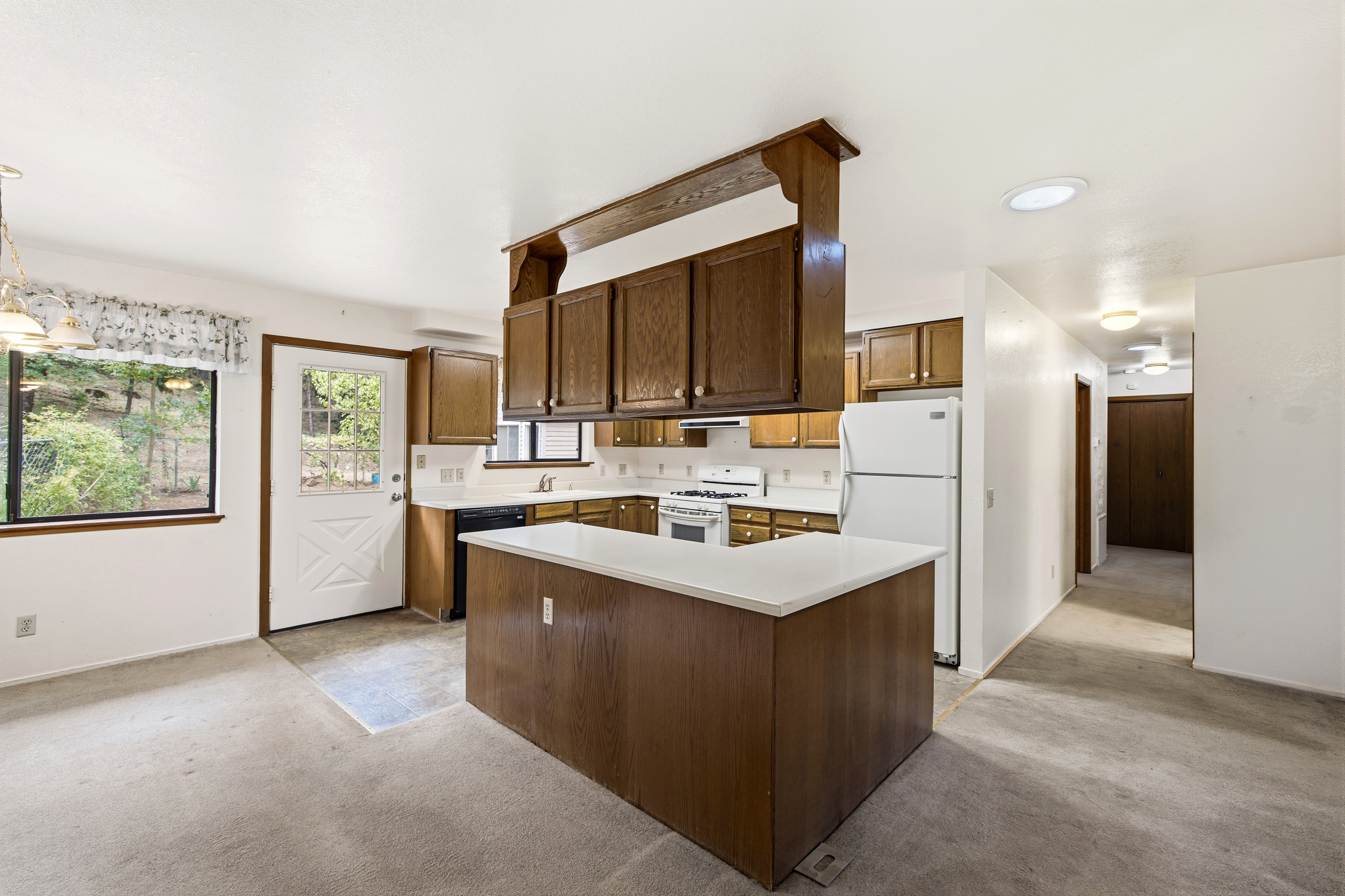  5648 Vacation Boulevard, Somerset, CA 95684 - 物件實景