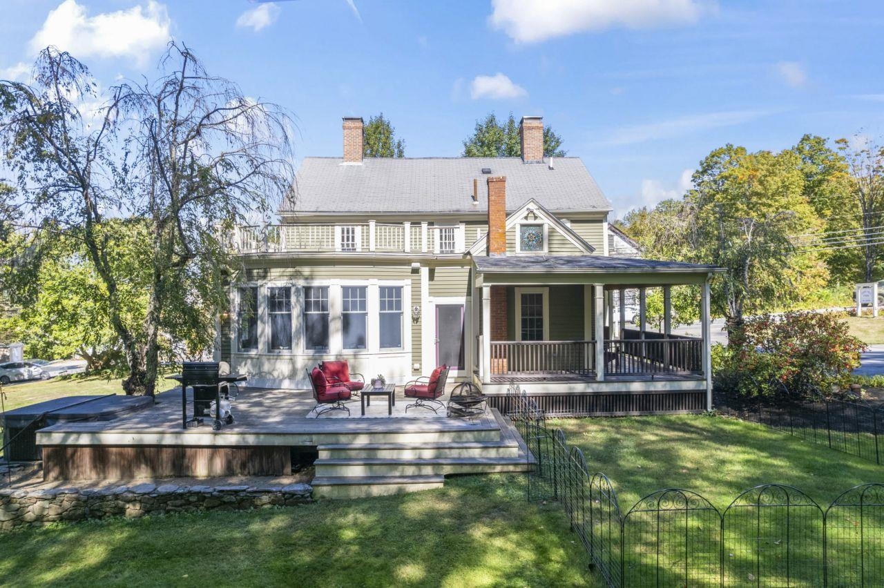 Barrington, New Hampshire, 03825, United States, 4 Bedrooms Bedrooms, ,3 BathroomsBathrooms,Residential,For Sale,1984390