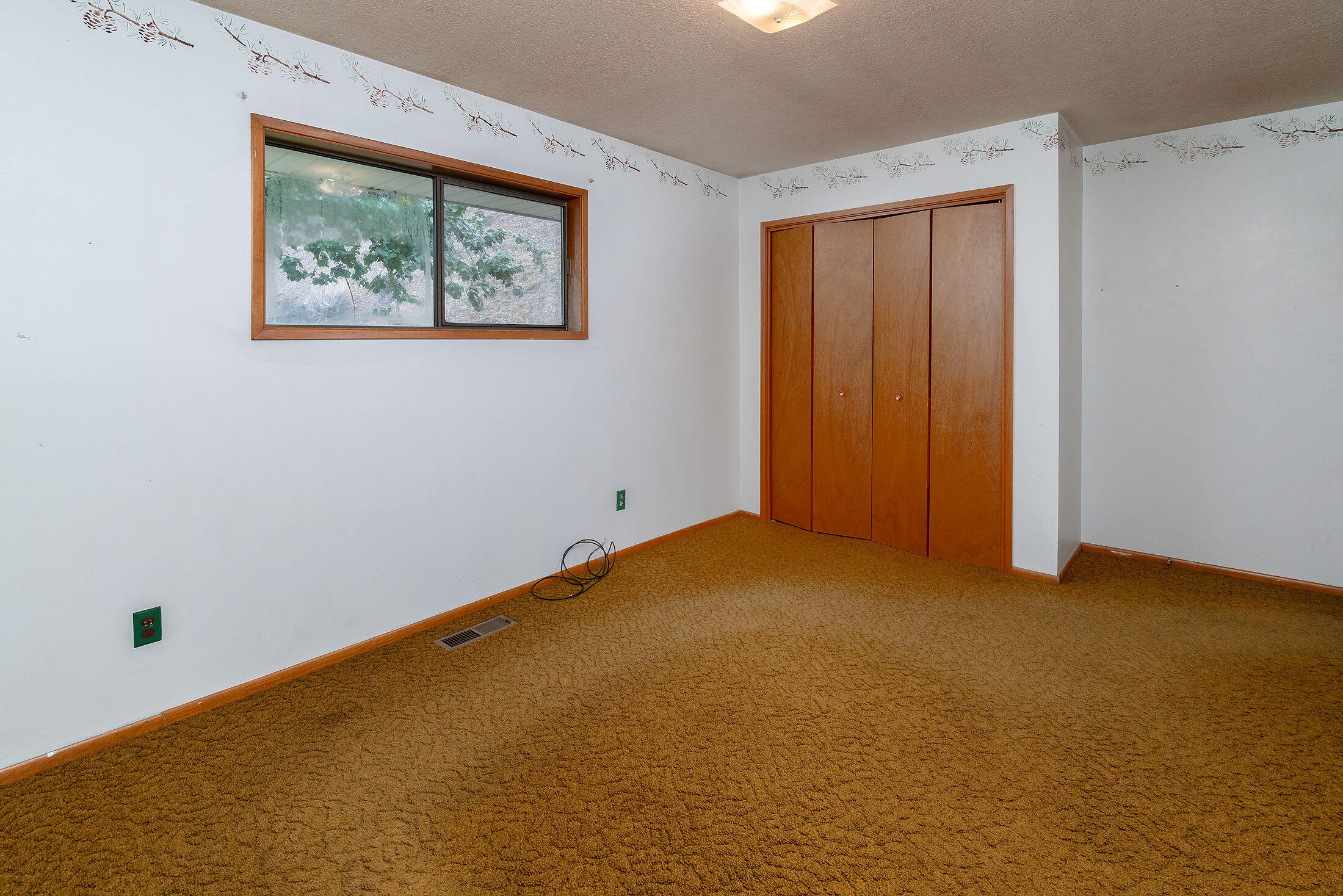 Mitchell, Oregon, 97750, United States, 3 Bedrooms Bedrooms, ,2 BathroomsBathrooms,Residential,For Sale,1965527