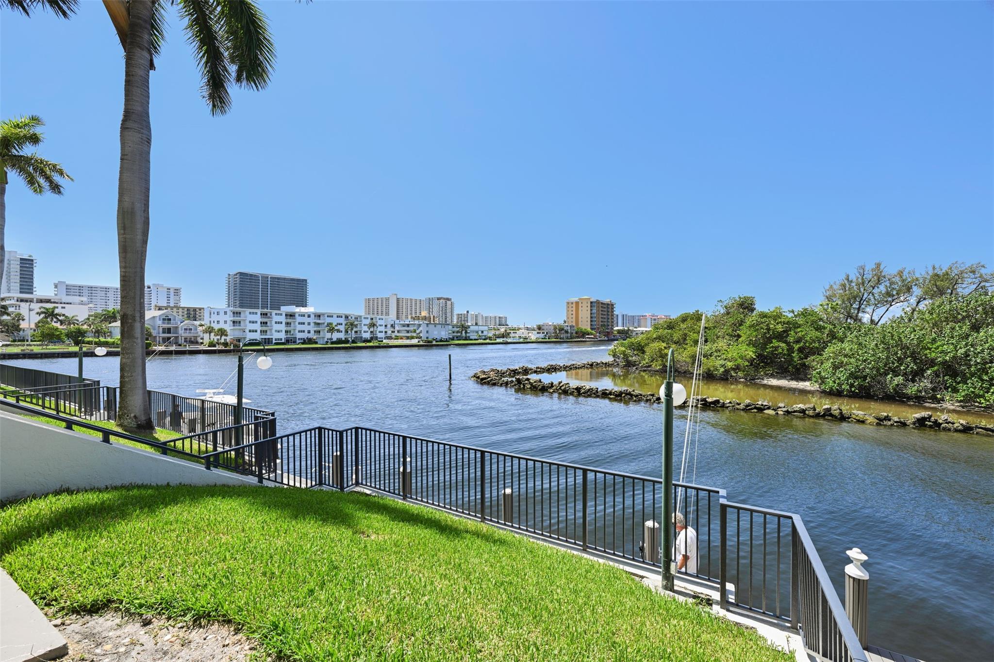 Pompano Beach, Florida, 33062, United States, 2 Bedrooms Bedrooms, ,2 BathroomsBathrooms,Residential,For Sale,1938400