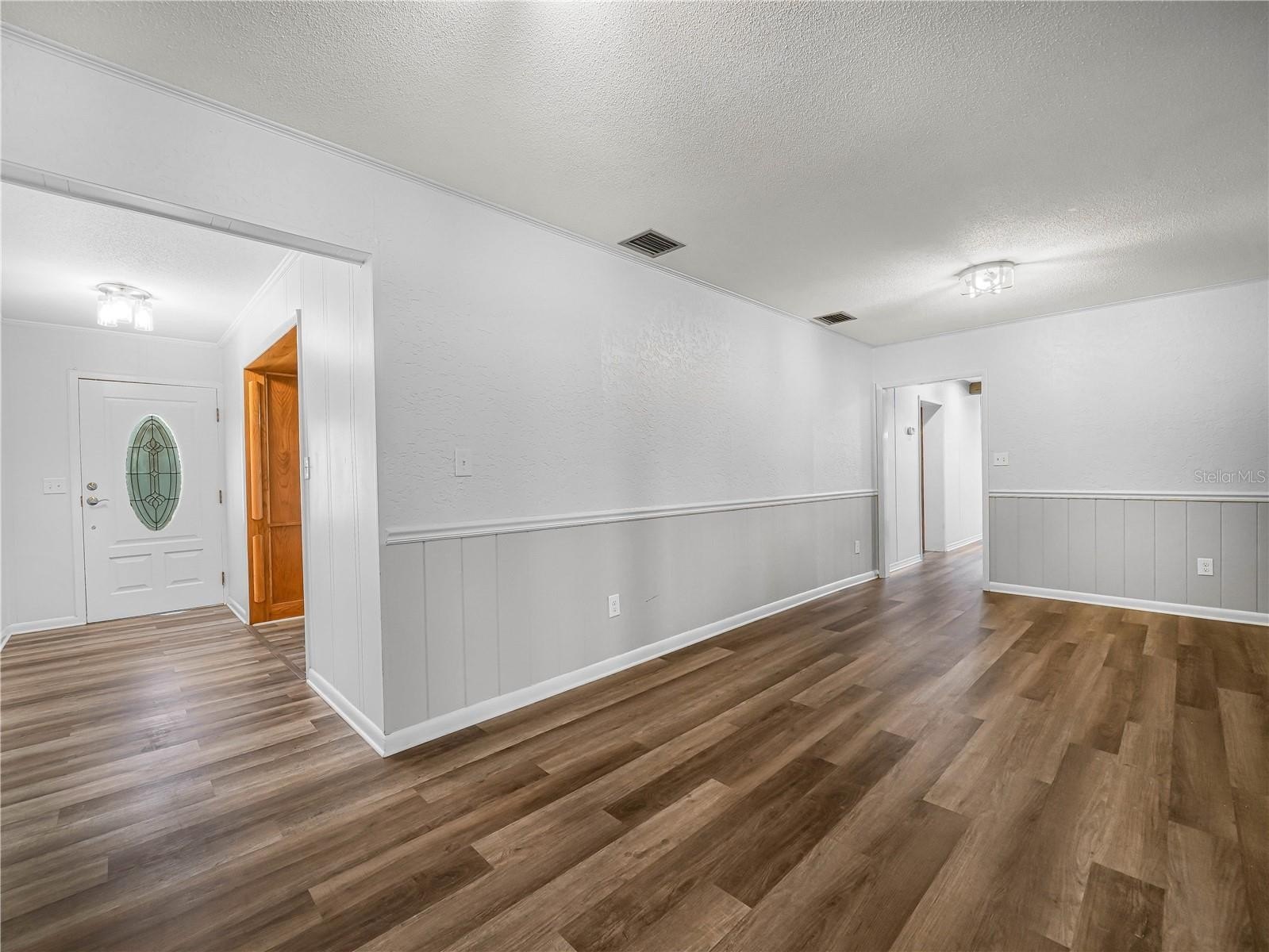 FROSTPROOF, Florida, 33843, United States, 6 Bedrooms Bedrooms, ,3 BathroomsBathrooms,Residential,For Sale,2006124