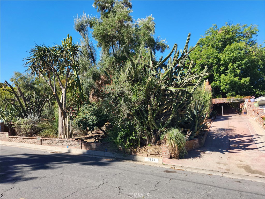 Riverside, California, 92501, United States, 4 Bedrooms Bedrooms, ,2 BathroomsBathrooms,Residential,For Sale,1966223