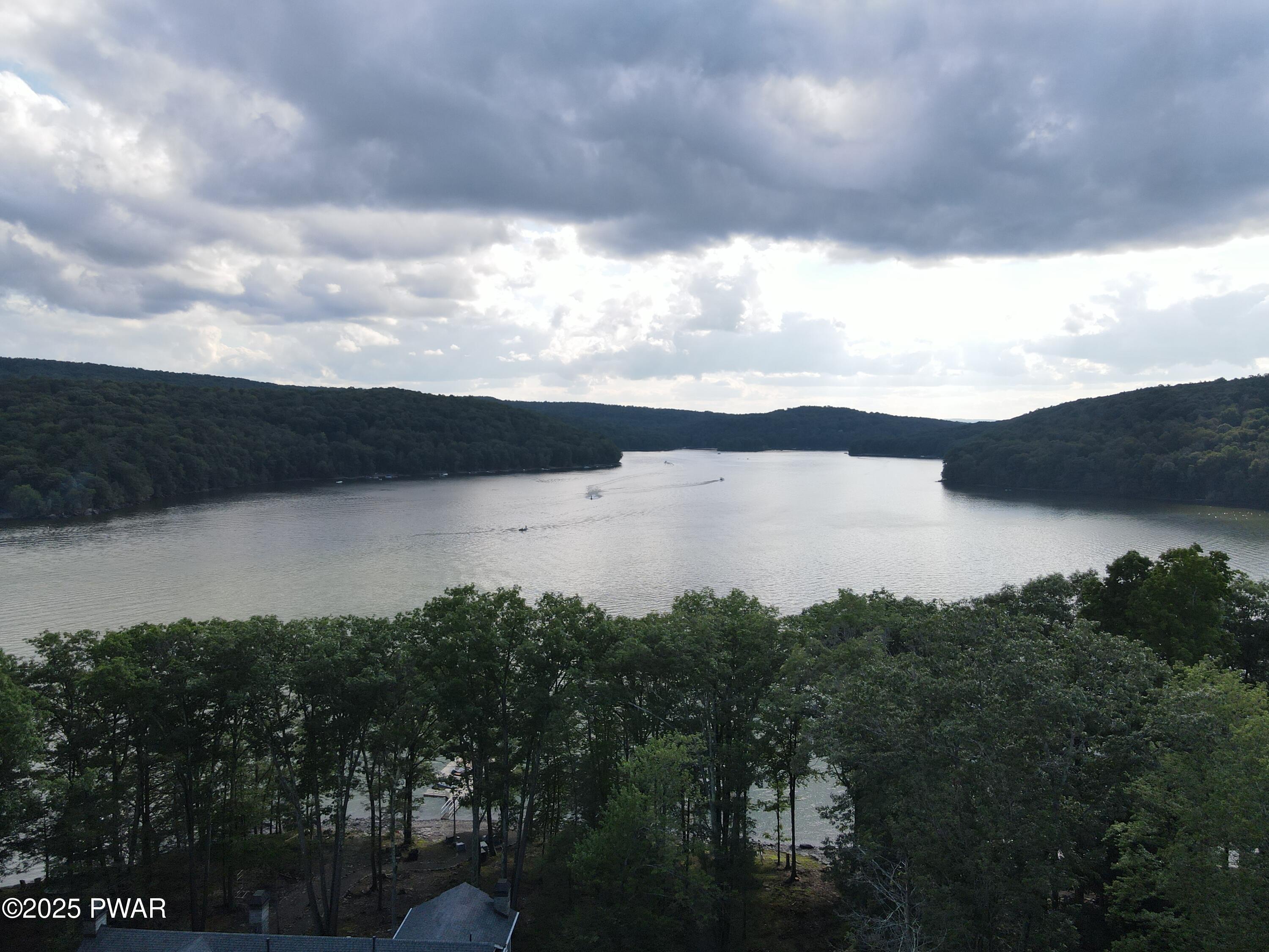 Lake Ariel, Pennsylvania, 18436, United States, 4 Bedrooms Bedrooms, ,4 BathroomsBathrooms,Residential,For Sale,1943663
