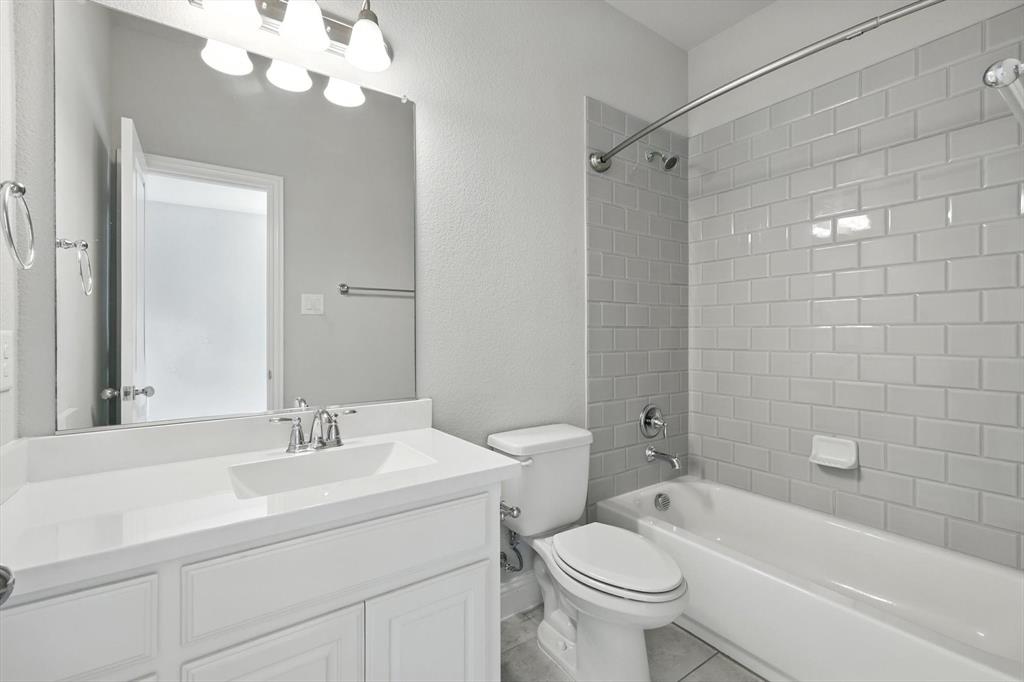 Little Elm, Texas, 75068, United States, 4 Bedrooms Bedrooms, ,5 BathroomsBathrooms,Residential,For Sale,2030364