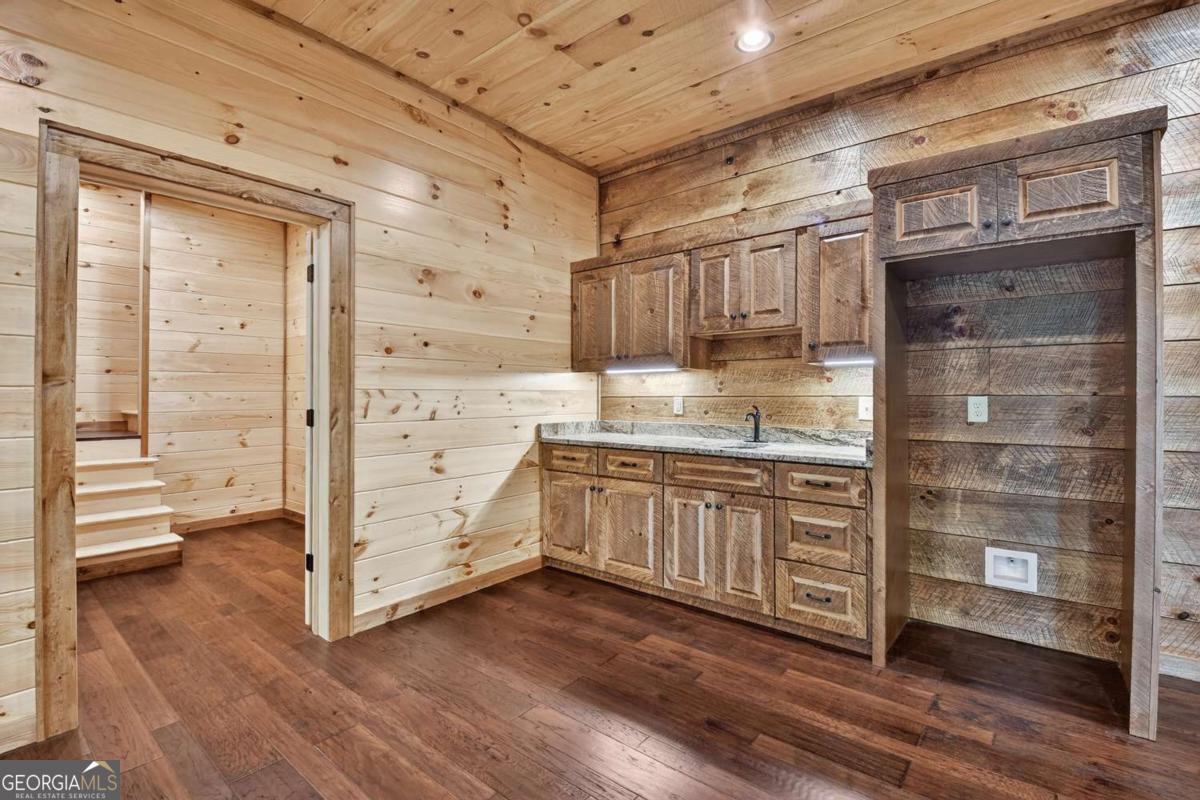 Mineral Bluff, Georgia, 30559, United States, 4 Bedrooms Bedrooms, ,3 BathroomsBathrooms,Residential,For Sale,1953932