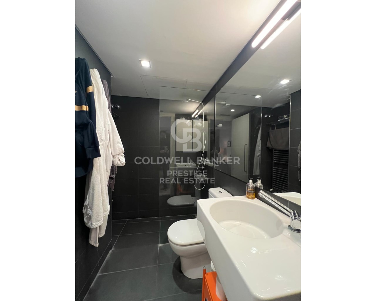 Barcelona, Catalonia, ES, 4 Bedrooms Bedrooms, ,4 BathroomsBathrooms,Residential,For Sale,1792768