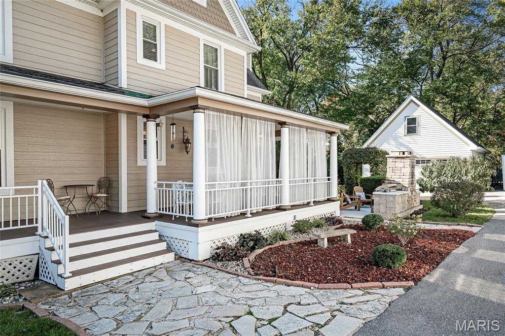 Kirkwood, Missouri, 63122, United States, 4 Bedrooms Bedrooms, ,4 BathroomsBathrooms,Residential,For Sale,1986224