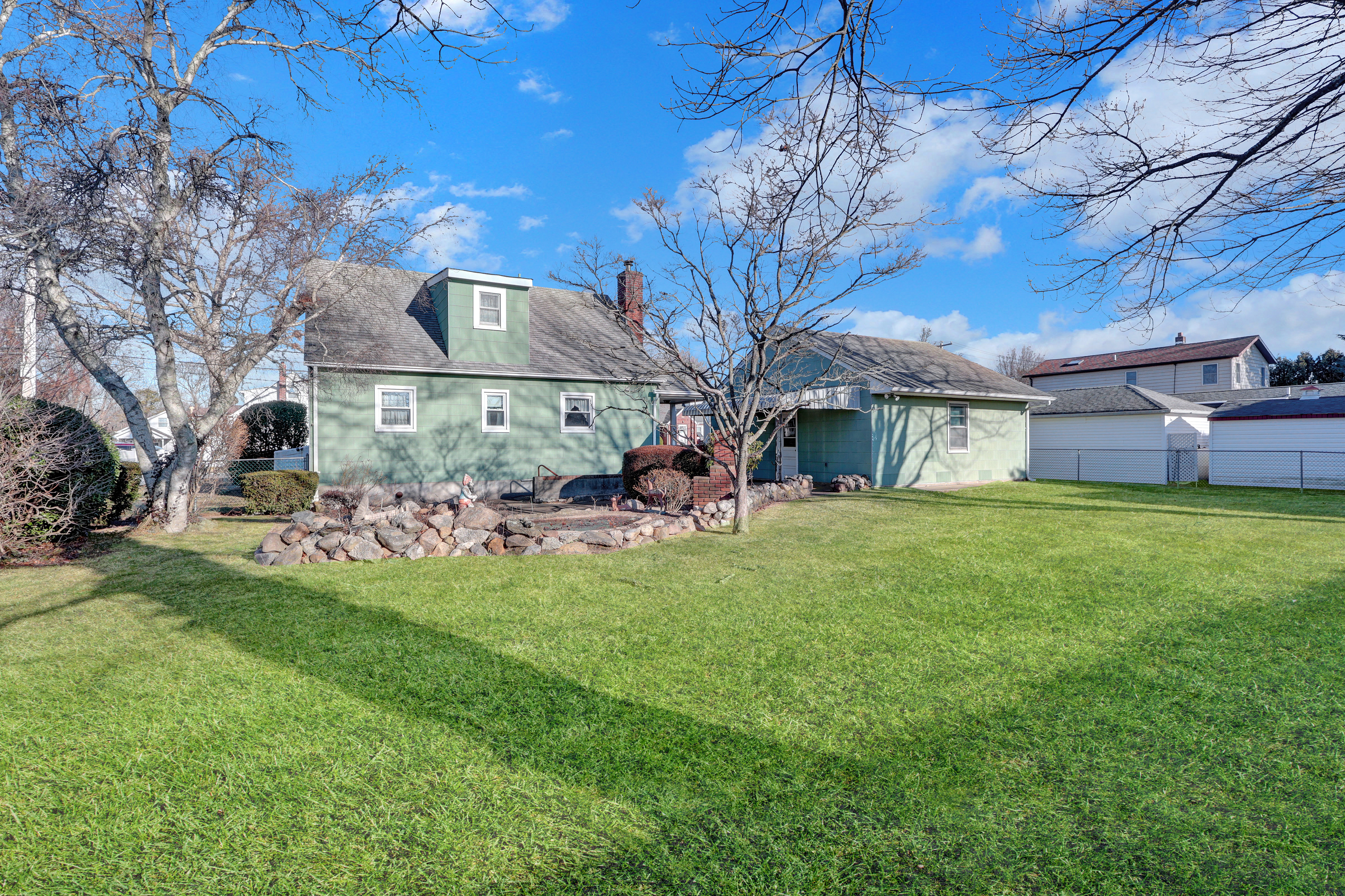 West Babylon, New York, 11704, United States, 4 Bedrooms Bedrooms, ,2 BathroomsBathrooms,Residential,For Sale,2010725