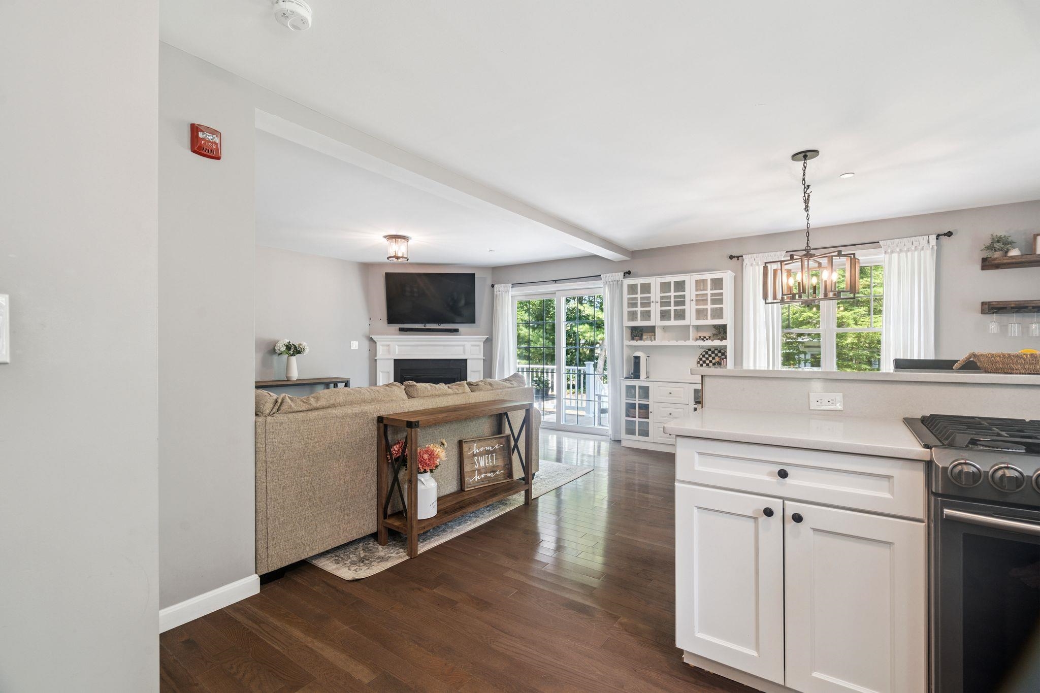 Manchester, New Hampshire, 03102, United States, 3 Bedrooms Bedrooms, ,2 BathroomsBathrooms,Residential,For Sale,1940953
