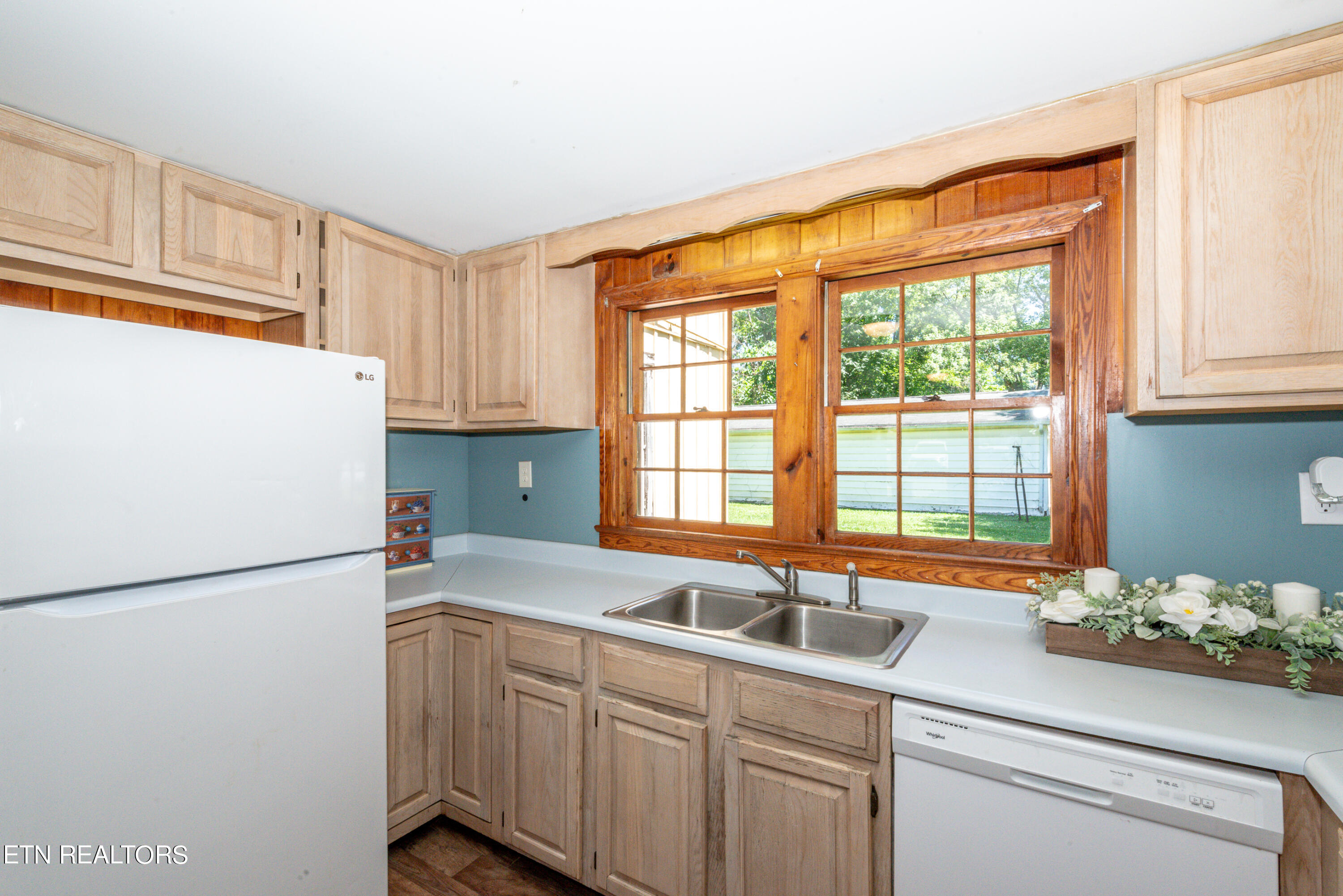 Townsend, Tennessee, 37882, United States, 3 Bedrooms Bedrooms, ,2 BathroomsBathrooms,Residential,For Sale,1984041