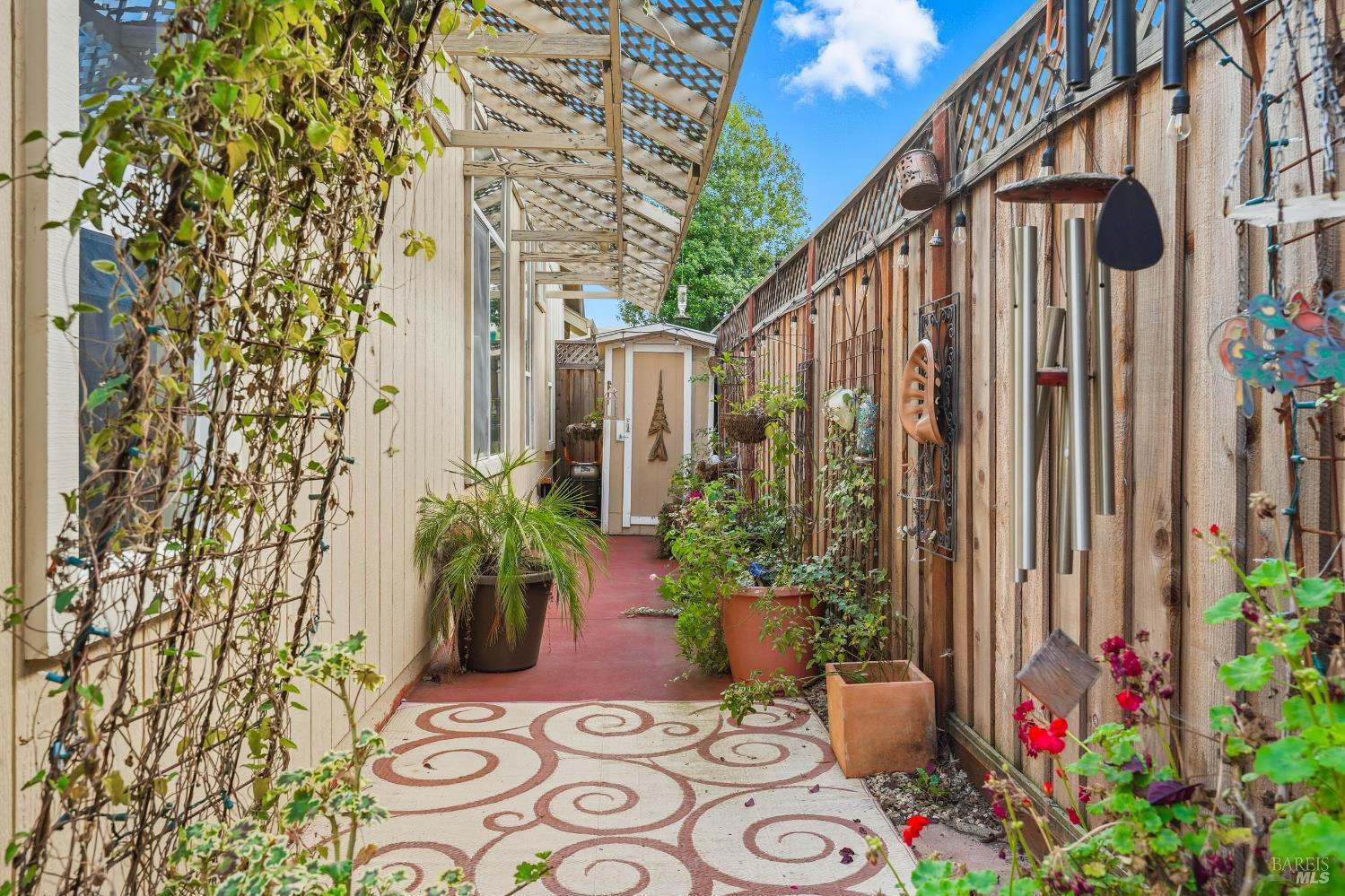 Santa Rosa, California, 95404, United States, 3 Bedrooms Bedrooms, ,2 BathroomsBathrooms,Residential,For Sale,1982129