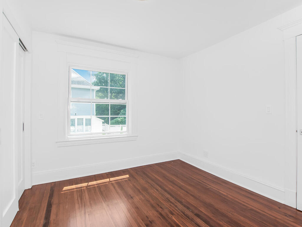 Yonkers, New York, 10701, United States, 6 Bedrooms Bedrooms, ,3 BathroomsBathrooms,Residential,For Sale,1904249