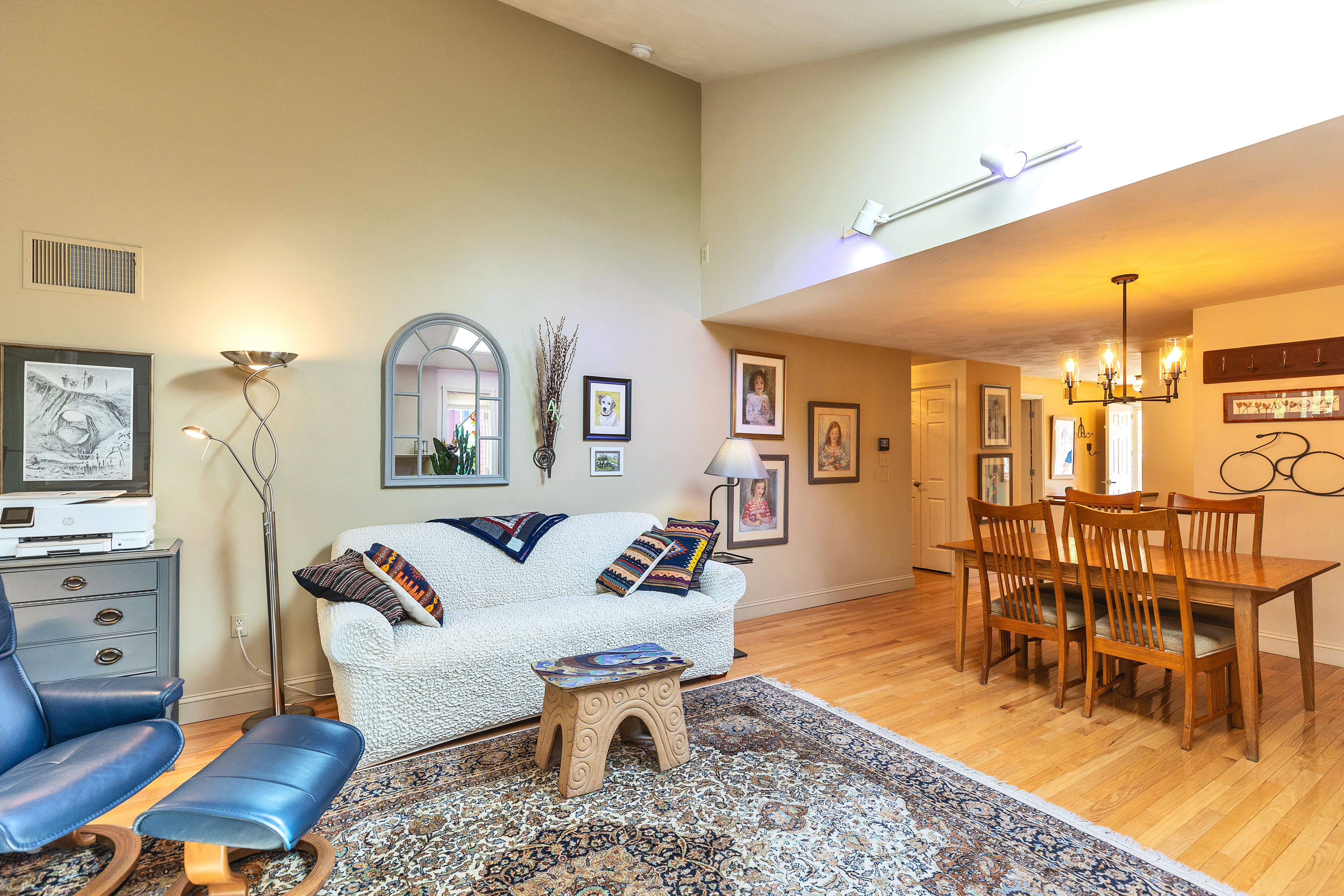 12 Colonial Square - 物件實景