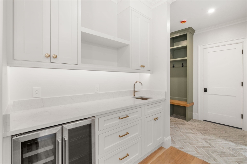 Westwood, Massachusetts, 02090, United States, 5 Bedrooms Bedrooms, ,5 BathroomsBathrooms,Residential,For Sale,1911878
