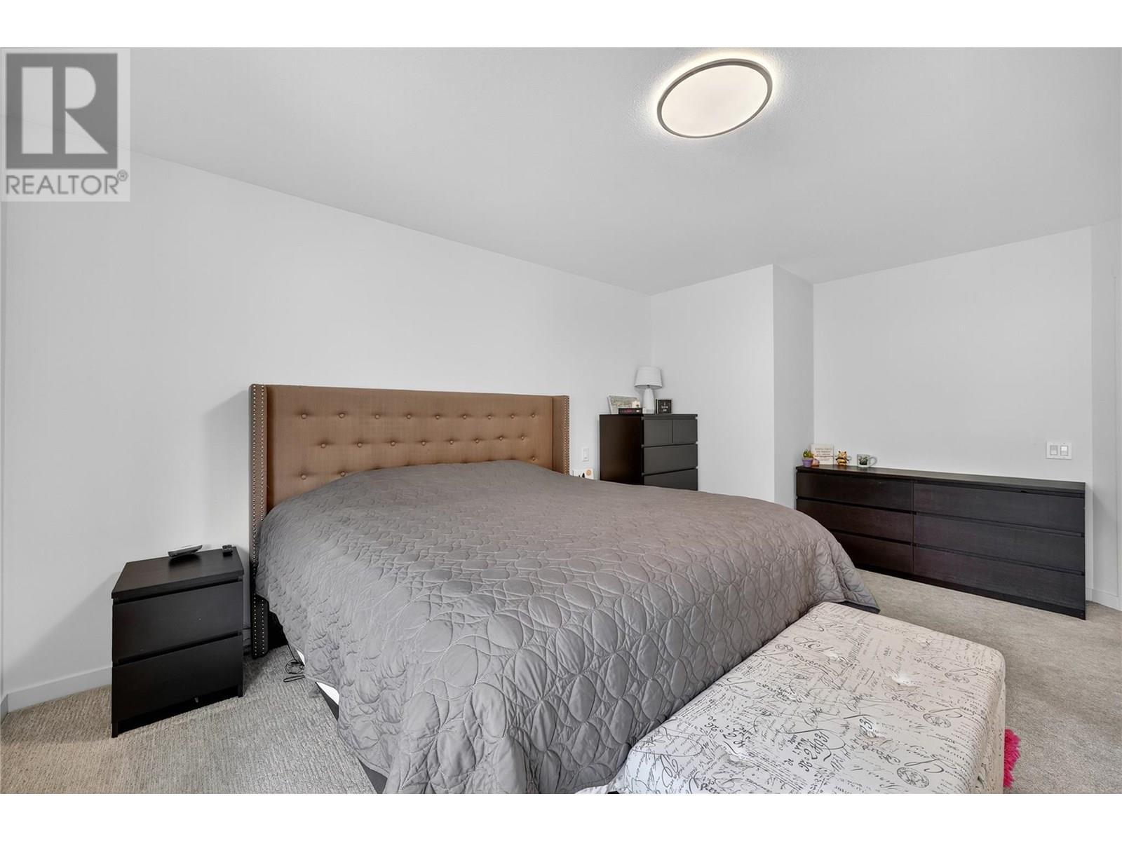 KELOWNA, British Columbia, V1W 4X9, CA, 4 Bedrooms Bedrooms, ,3 BathroomsBathrooms,Residential,For Sale,1898520