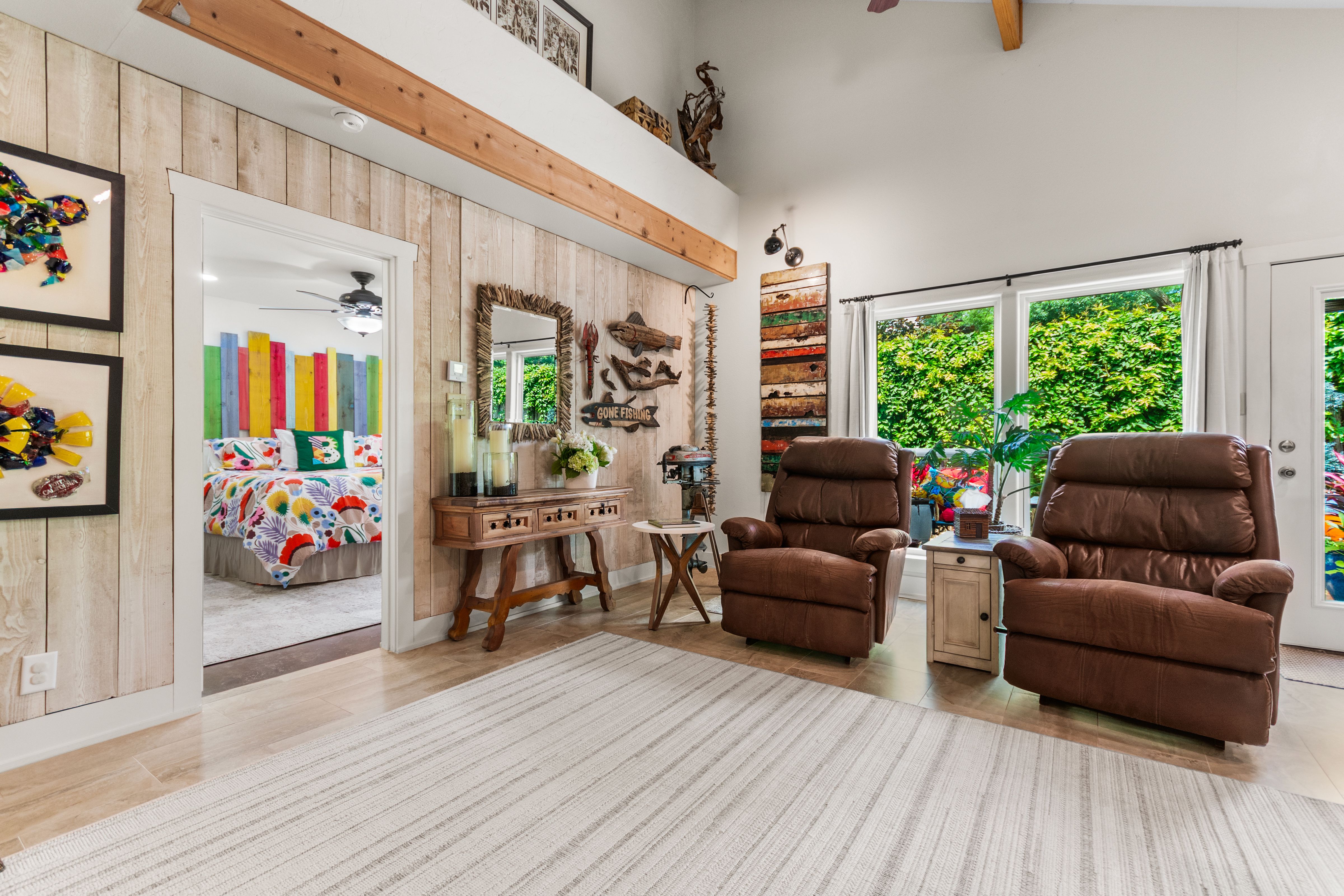  Privacy, Hill Country Charm and Income Potential - 物件實景