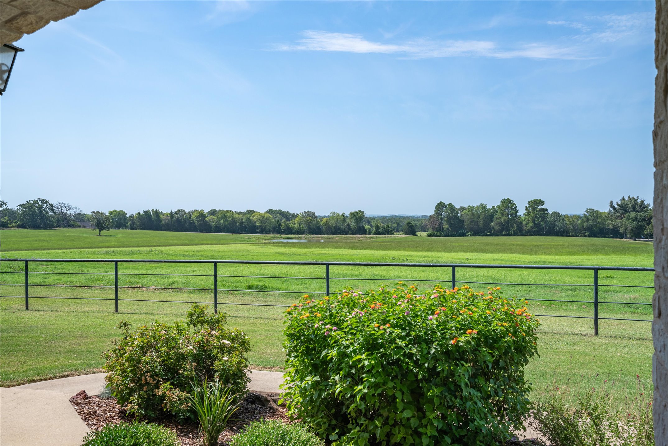 Grand Saline, Texas, 75140, United States, 3 Bedrooms Bedrooms, ,4 BathroomsBathrooms,Residential,For Sale,1977642