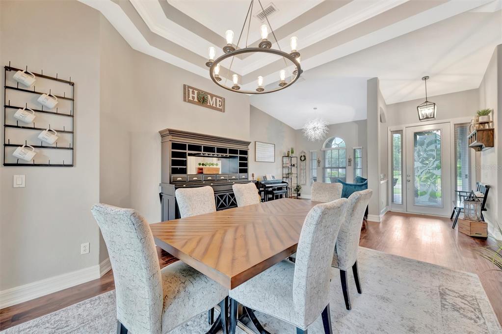 Bradenton, Florida, 34212, United States, 3 Bedrooms Bedrooms, ,4 BathroomsBathrooms,Residential,For Sale,1910869