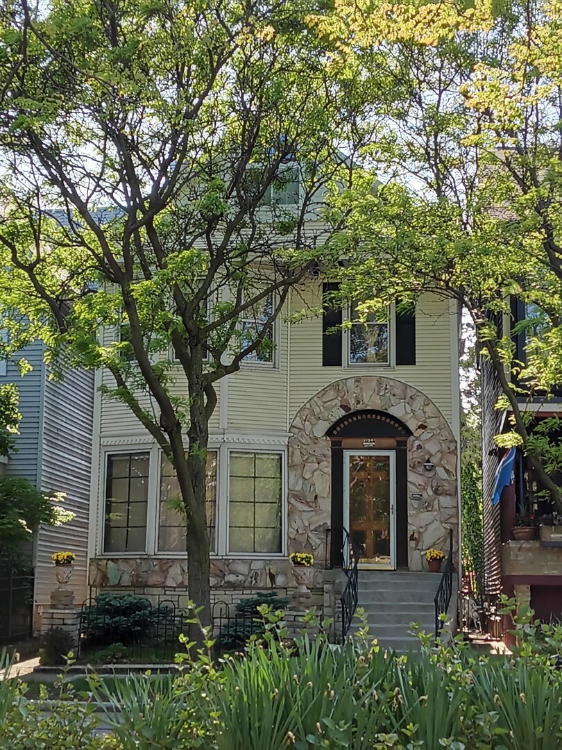 Chicago, Illinois, 60613, United States, 5 Bedrooms Bedrooms, ,4 BathroomsBathrooms,Residential,For Sale,1856737