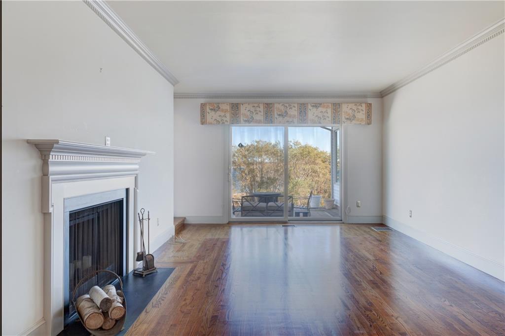 Portsmouth, Rhode Island, 02871, United States, 4 Bedrooms Bedrooms, ,5 BathroomsBathrooms,Residential,For Sale,1909701
