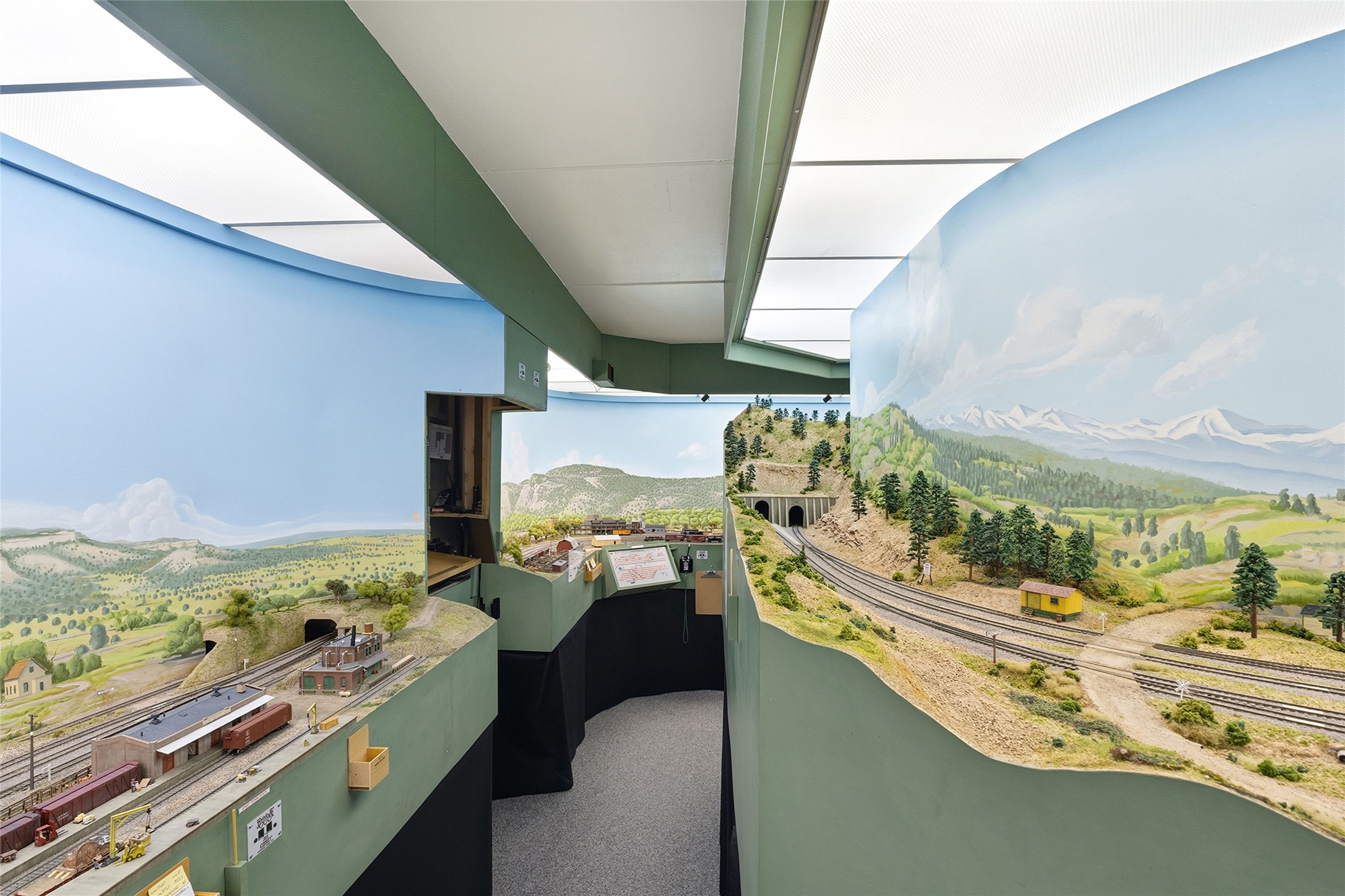  1236 N. Summit Drive - 物件實景