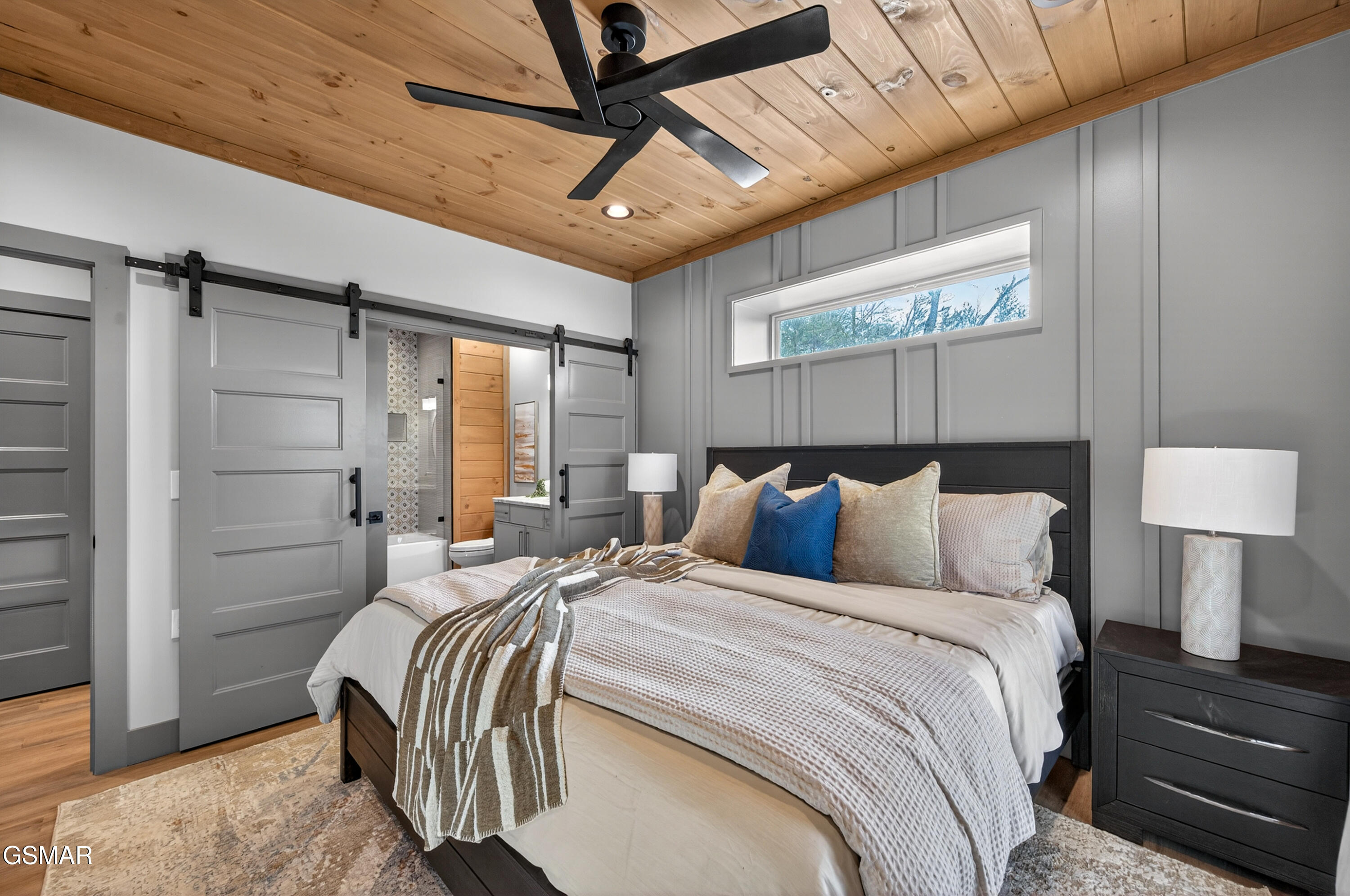 Sevierville, Tennessee, 37862, United States, 5 Bedrooms Bedrooms, ,7 BathroomsBathrooms,Residential,For Sale,2008149