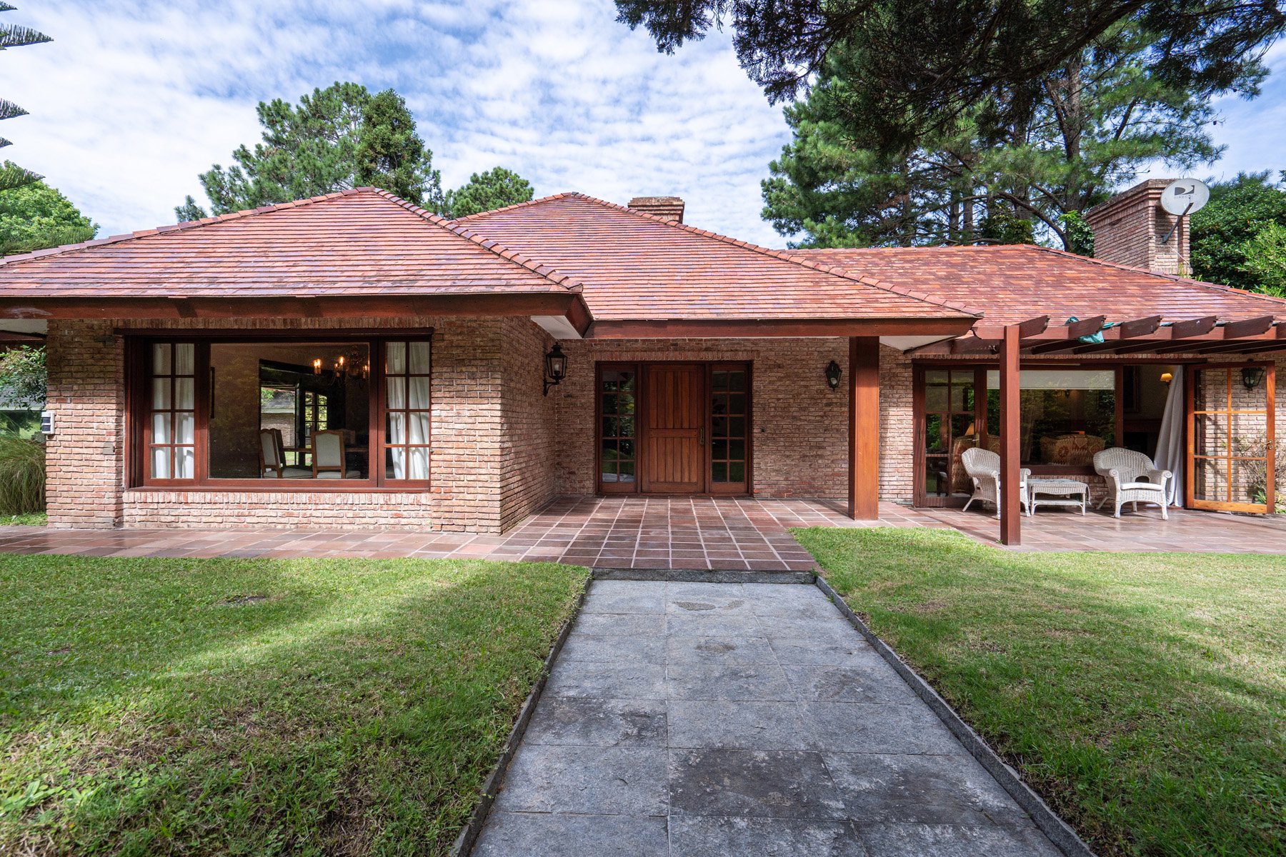  Prominent property in a residential neighborhood - 物件實景