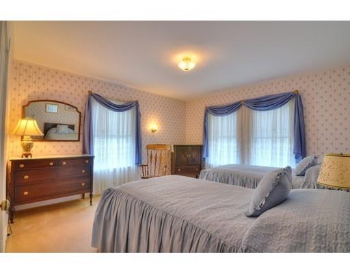 Quincy, Massachusetts, 02169, United States, 4 Bedrooms Bedrooms, ,2 BathroomsBathrooms,Residential,For Sale,1942556