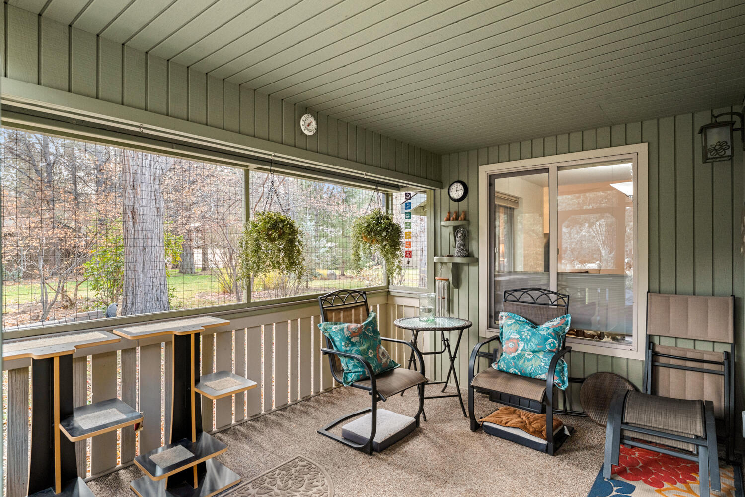 Bend, Oregon, 97702, United States, 2 Bedrooms Bedrooms, ,2 BathroomsBathrooms,Residential,For Sale,1991930