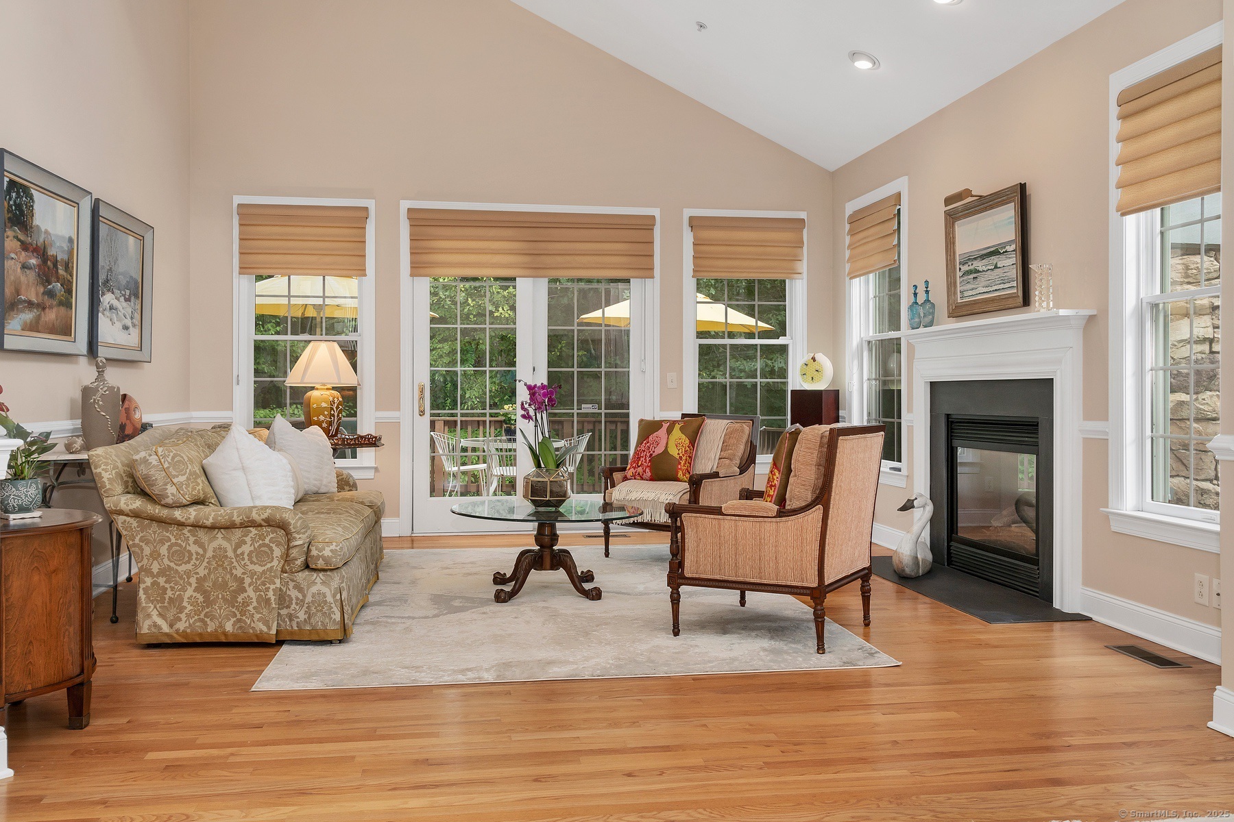 Ridgefield, Connecticut, 06877, United States, 2 Bedrooms Bedrooms, ,3 BathroomsBathrooms,Residential,For Sale,1940449