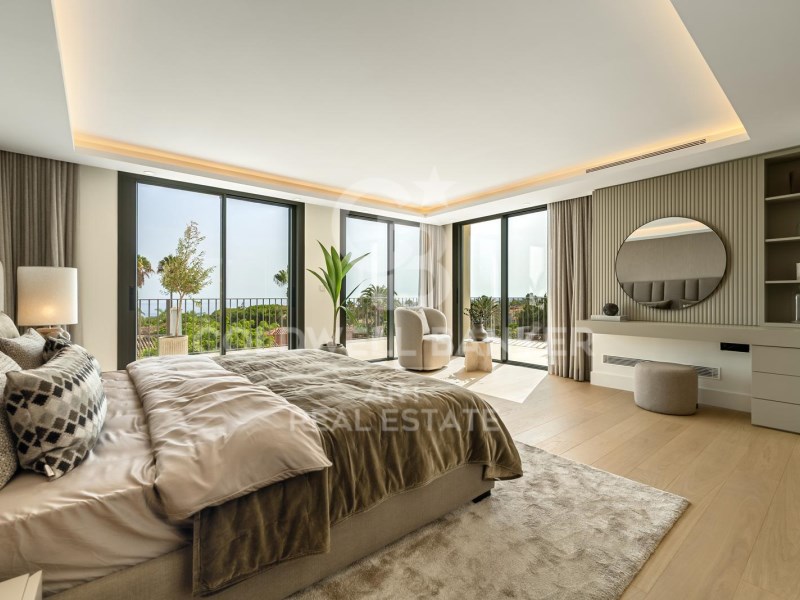 Marbella, Andalusia, ES, 5 Bedrooms Bedrooms, ,5 BathroomsBathrooms,Residential,For Sale,1949932