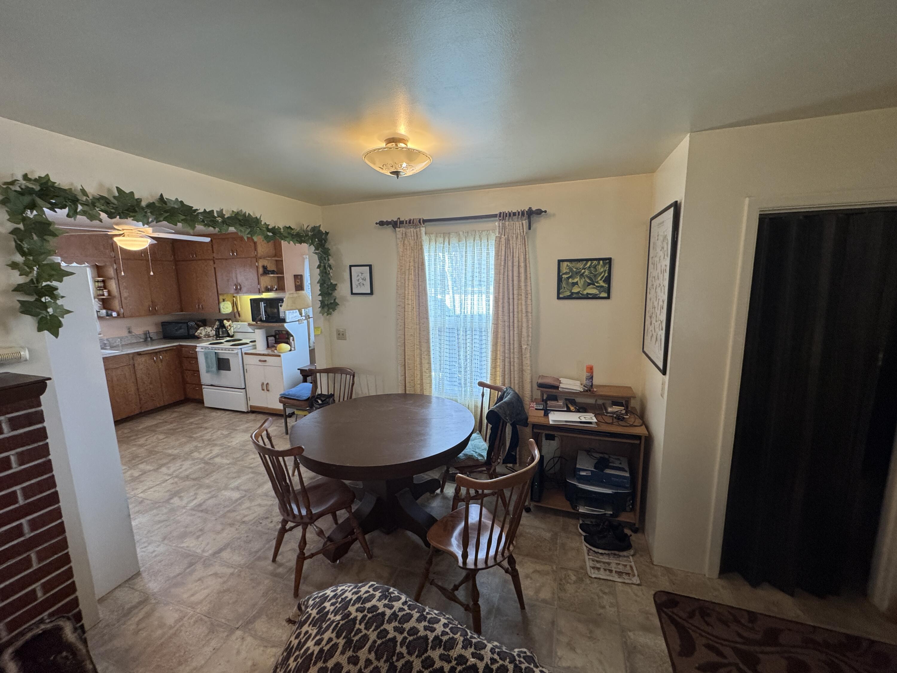 Redmond, Oregon, 97756, United States, 2 Bedrooms Bedrooms, ,1 BathroomBathrooms,Residential,For Sale,2008115