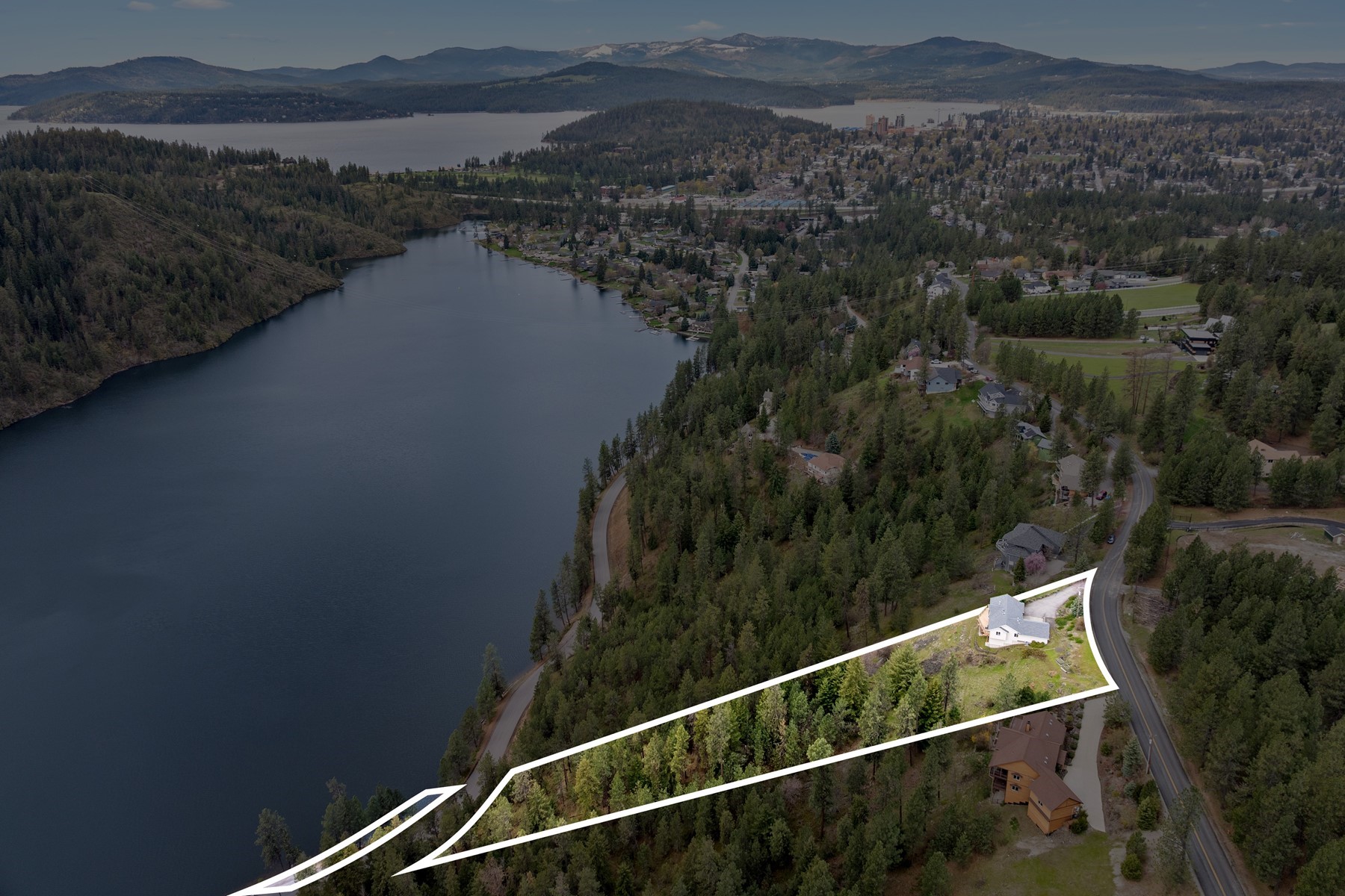  Fernan Hill Home with Amazing Lake Views - 物件實景