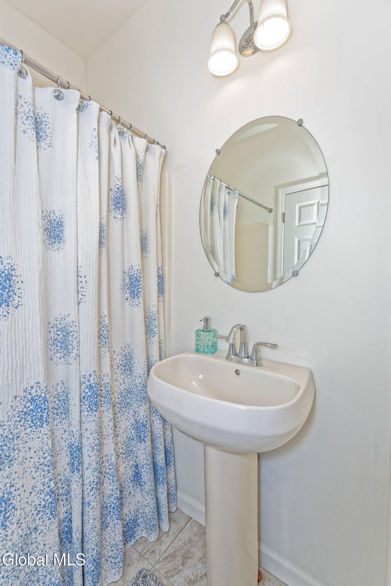 Rensselaer, New York, 12144, United States, 3 Bedrooms Bedrooms, ,3 BathroomsBathrooms,Residential,For Sale,1995950