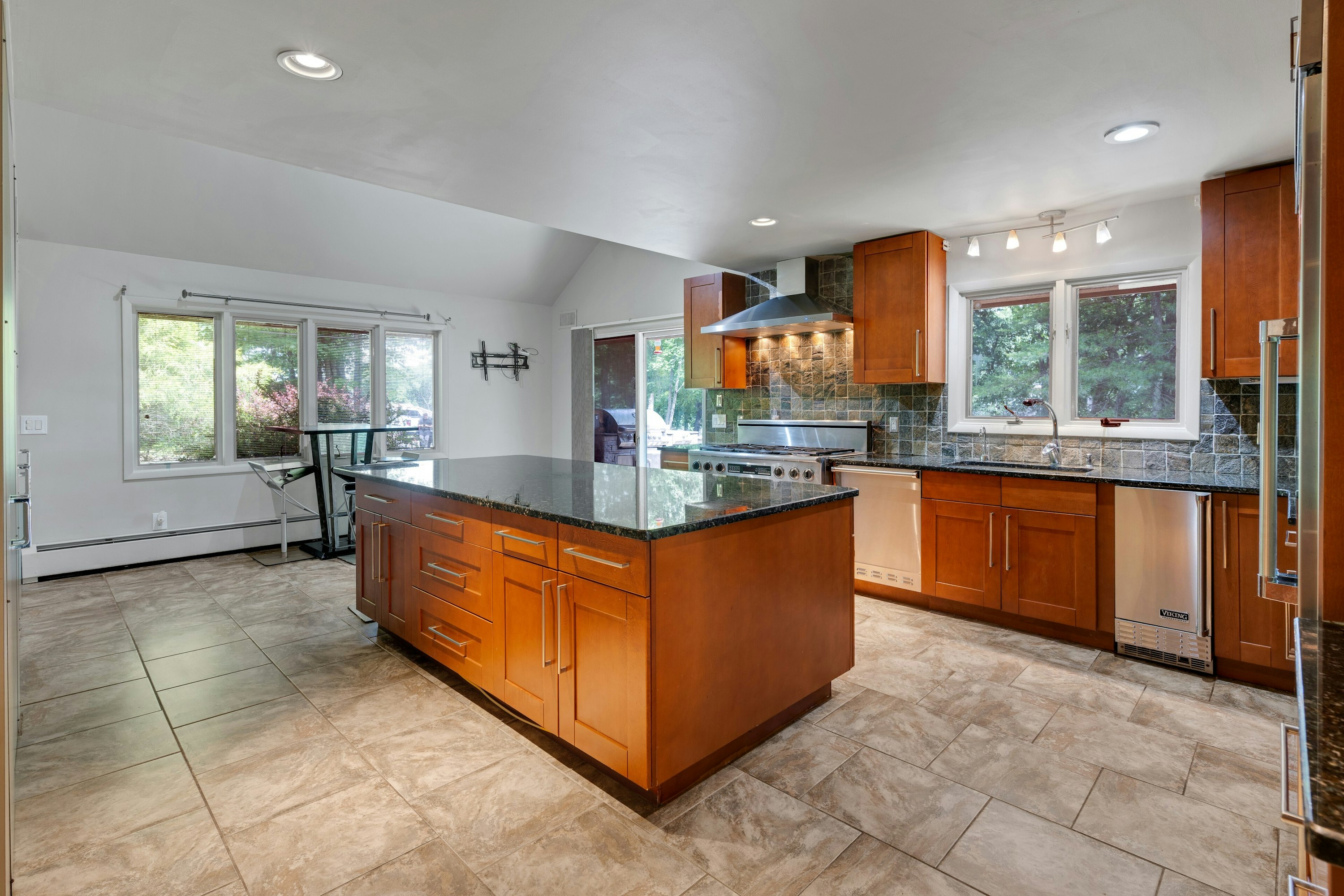  737 Ridge Road, Kinnelon, NJ 07405 - 物件實景